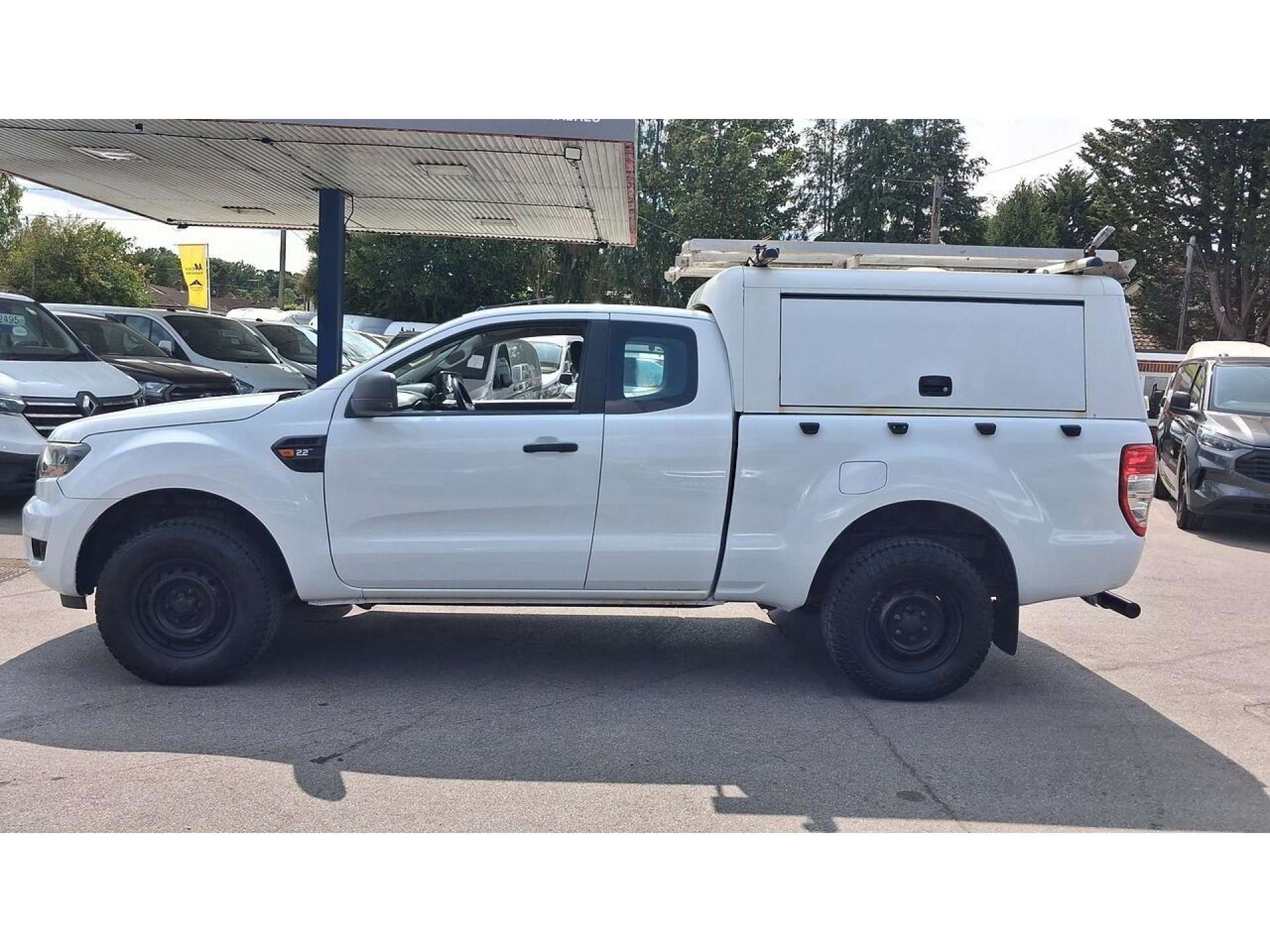 Ford Ranger 2.2 TDCi XL Pickup Double Cab 4dr Diesel Manual 4WD Euro 6 (s/s) (Eco Axle) (160 ps) 2.2 4dr Pickup Manual Diesel thumbnail 3