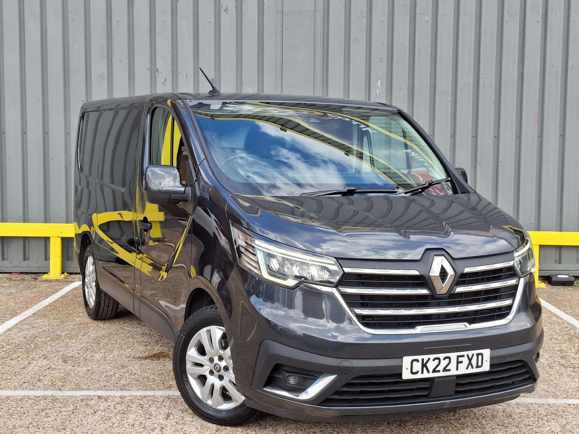 Renault Trafic 2.0 dCi Blue SL28 Sport Panel Van 5dr Diesel Manual L1 H1 Euro 6 (s/s) (130 ps) thumbnail 2