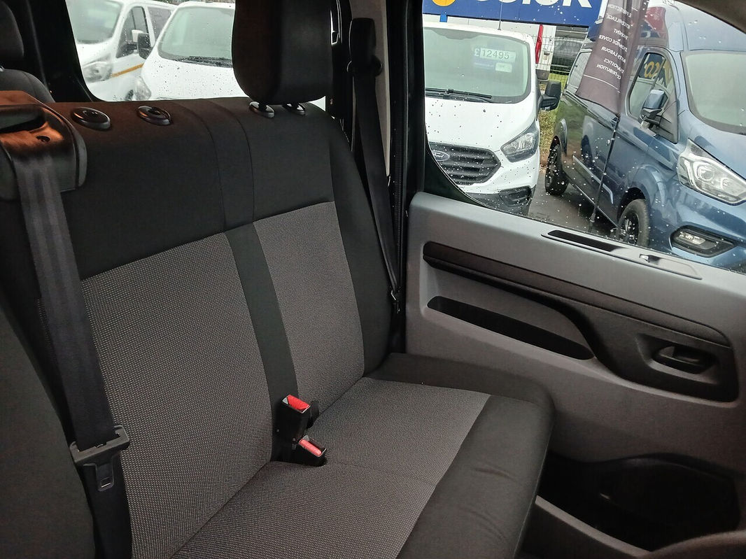 Vauxhall Vivaro Life Electric Combi thumbnail 8