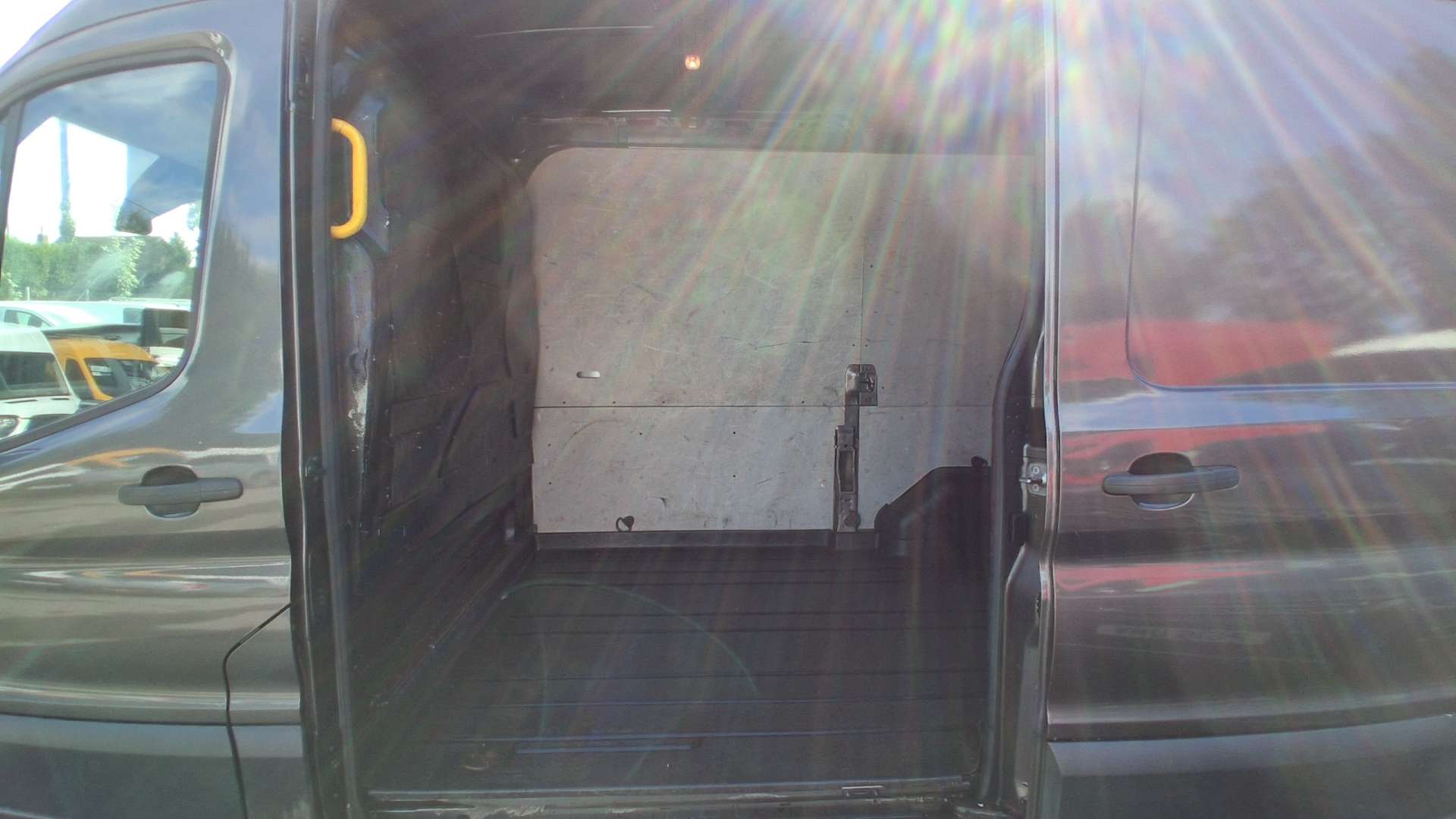 Ford Transit 2.0 350 EcoBlue Trend Panel Van 5dr Diesel Manual FWD L2 H2 Euro 6 (s/s) (130 ps) - Thumbnail 9