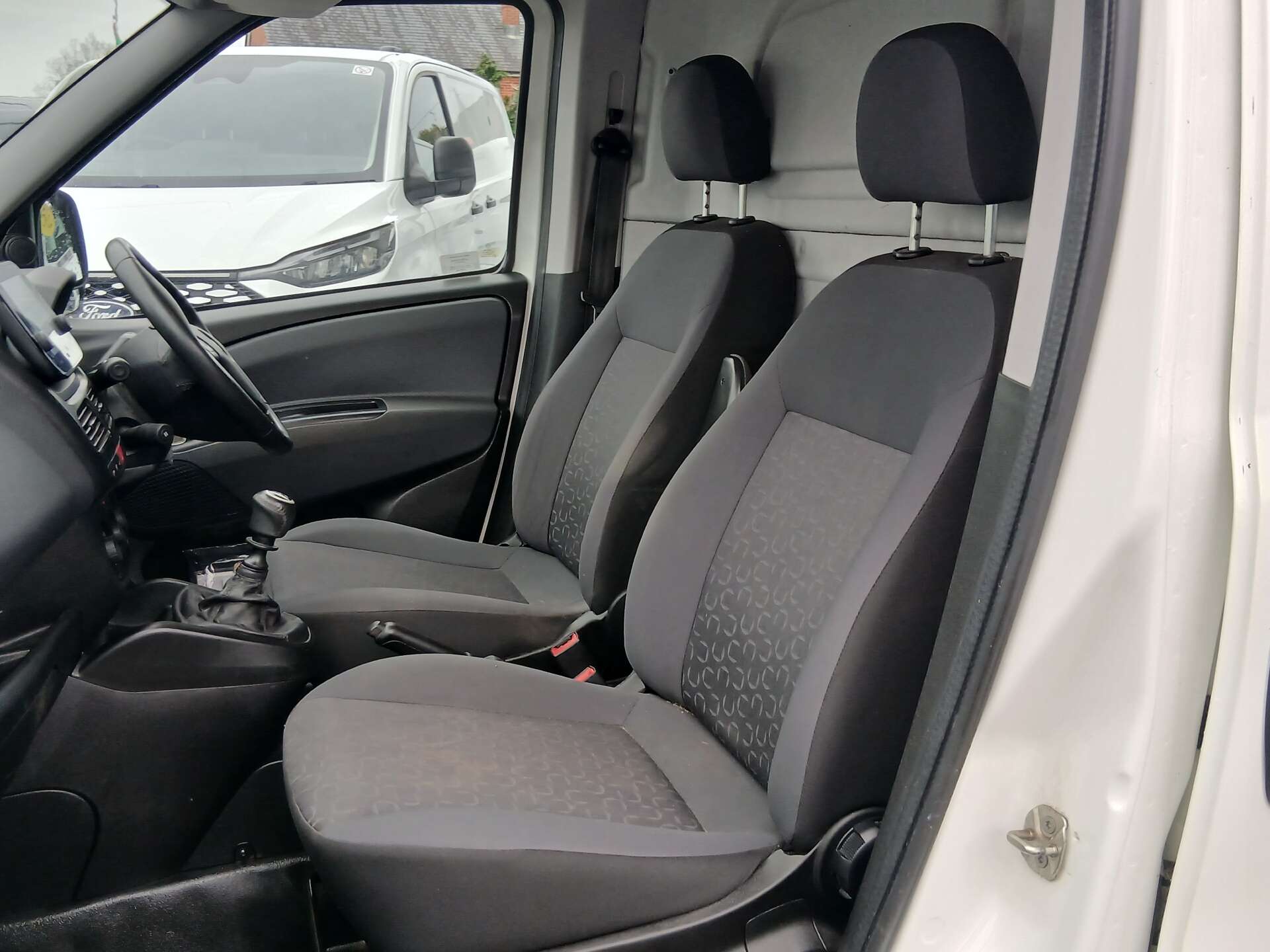 Fiat Doblo 1.6 MultijetII Tecnico Panel Van 4dr Diesel Manual L1 H1 Euro 6 (s/s) (90 bhp) thumbnail 8
