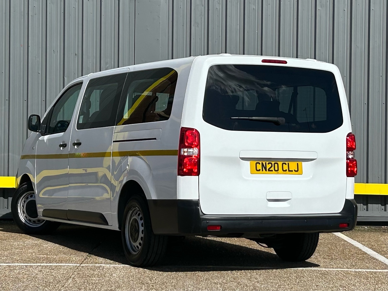 Vauxhall Vivaro Life MPV - Thumbnail 4