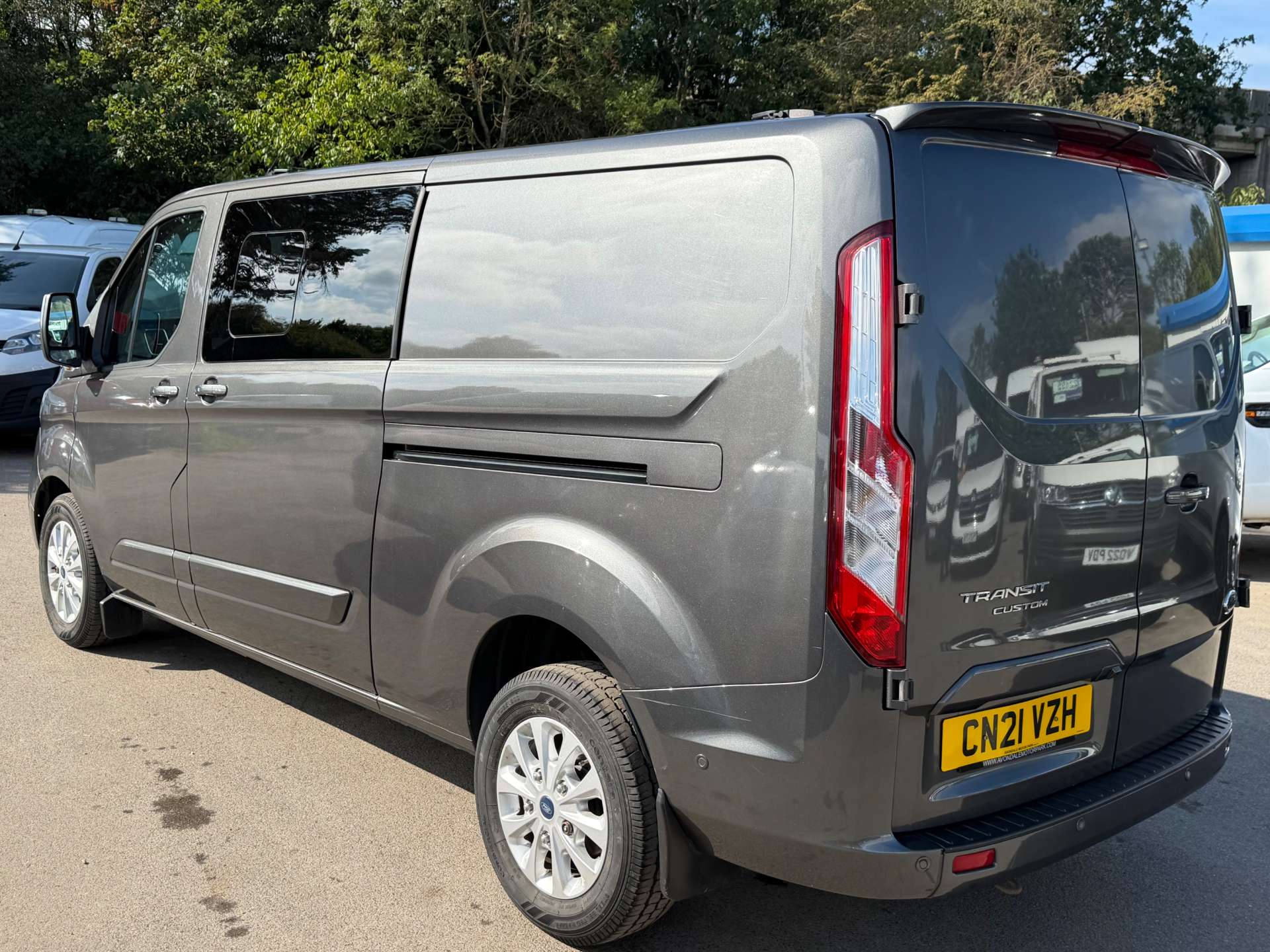 Ford Transit Custom 2.0 320 EcoBlue Limited Crew Van Double Cab 5dr Diesel Auto L2 H1 Euro 6 (s/s) (185 ps) thumbnail 7