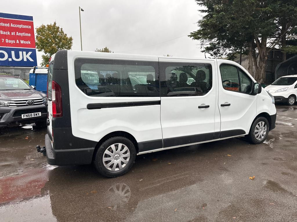 Renault Trafic 29 Business 9 SEATER thumbnail 6