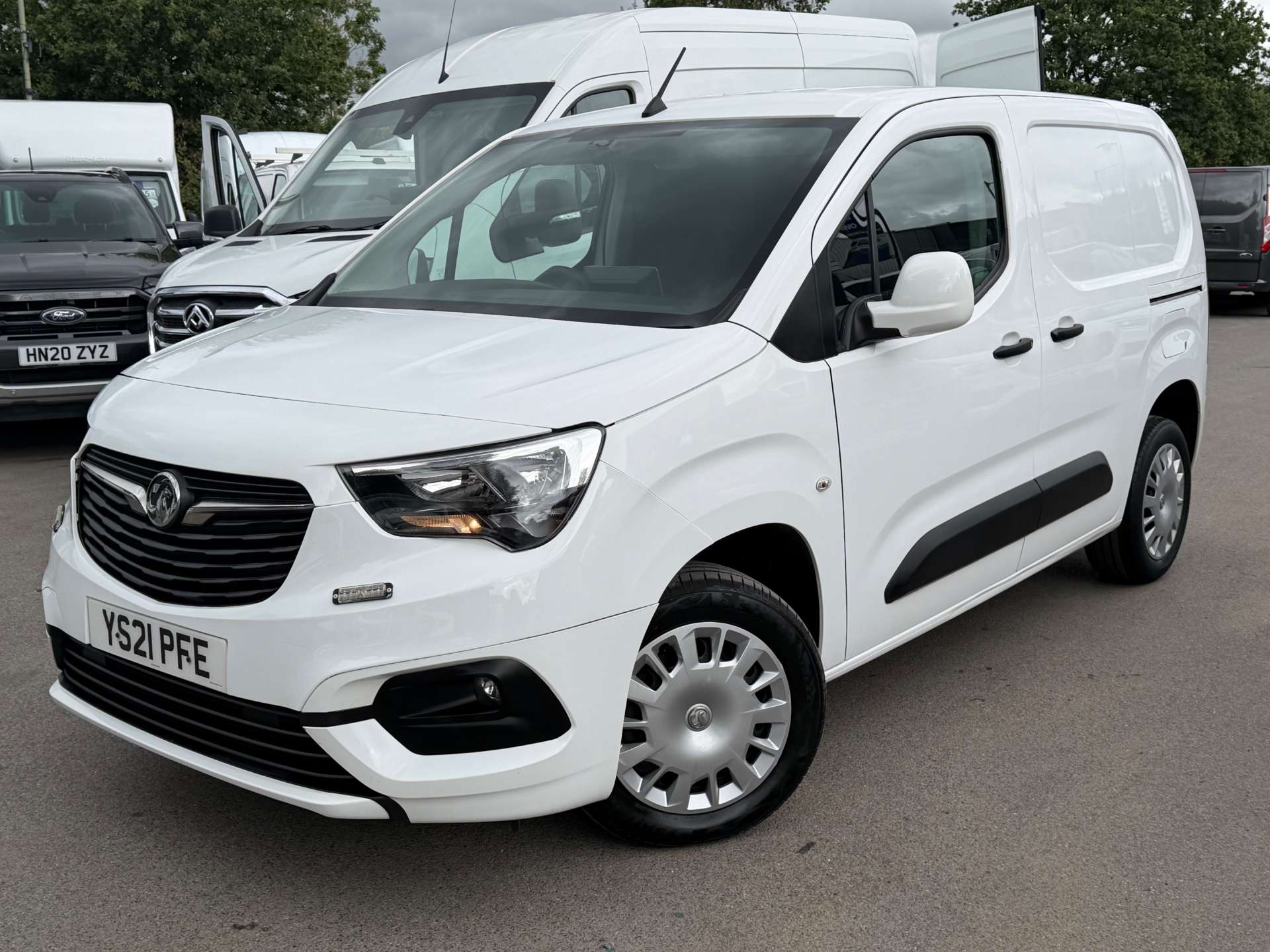 Vauxhall Combo 1.5 Turbo D 2300 Sportive Panel Van 4dr Diesel Manual L1 H1 Euro 6 (100 ps)