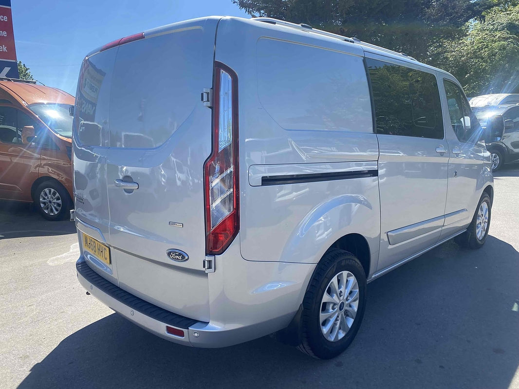 Ford Custom 320 Limited Crew Van thumbnail 7