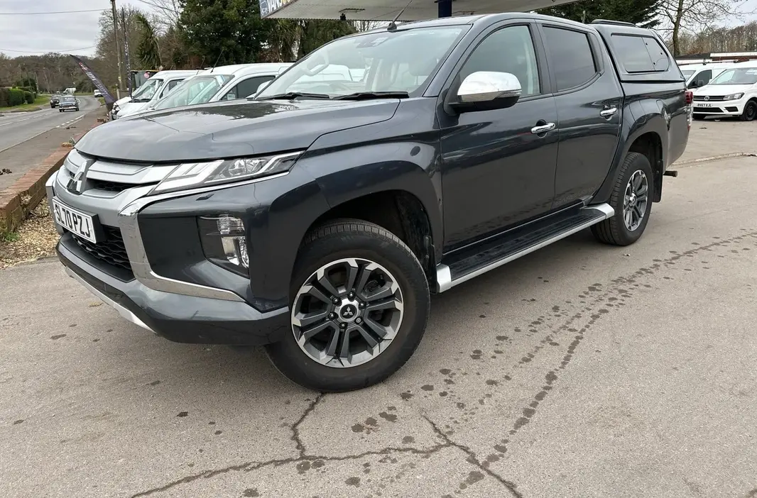 Mitsubishi L200 DI-D DC Barbarian thumbnail 4