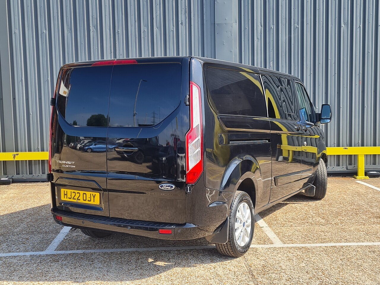 Ford Custom 320 Limited Crew Van - Thumbnail 8