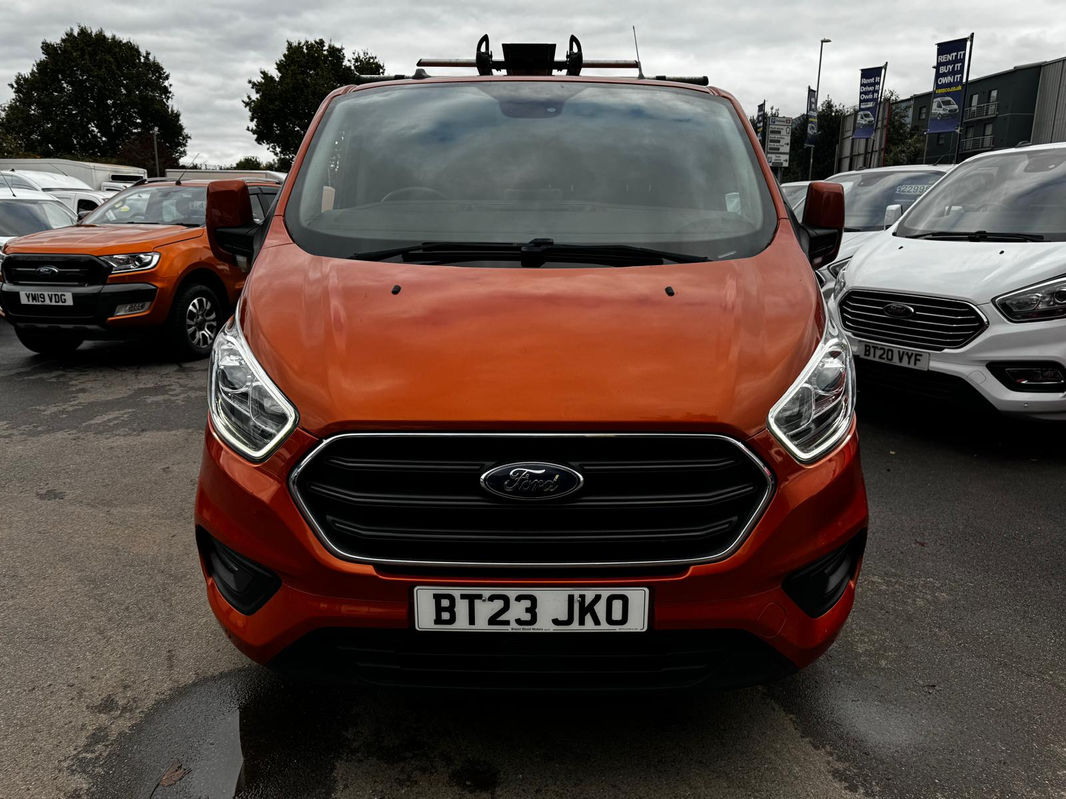 Ford Custom 300 Limited LWB thumbnail 6