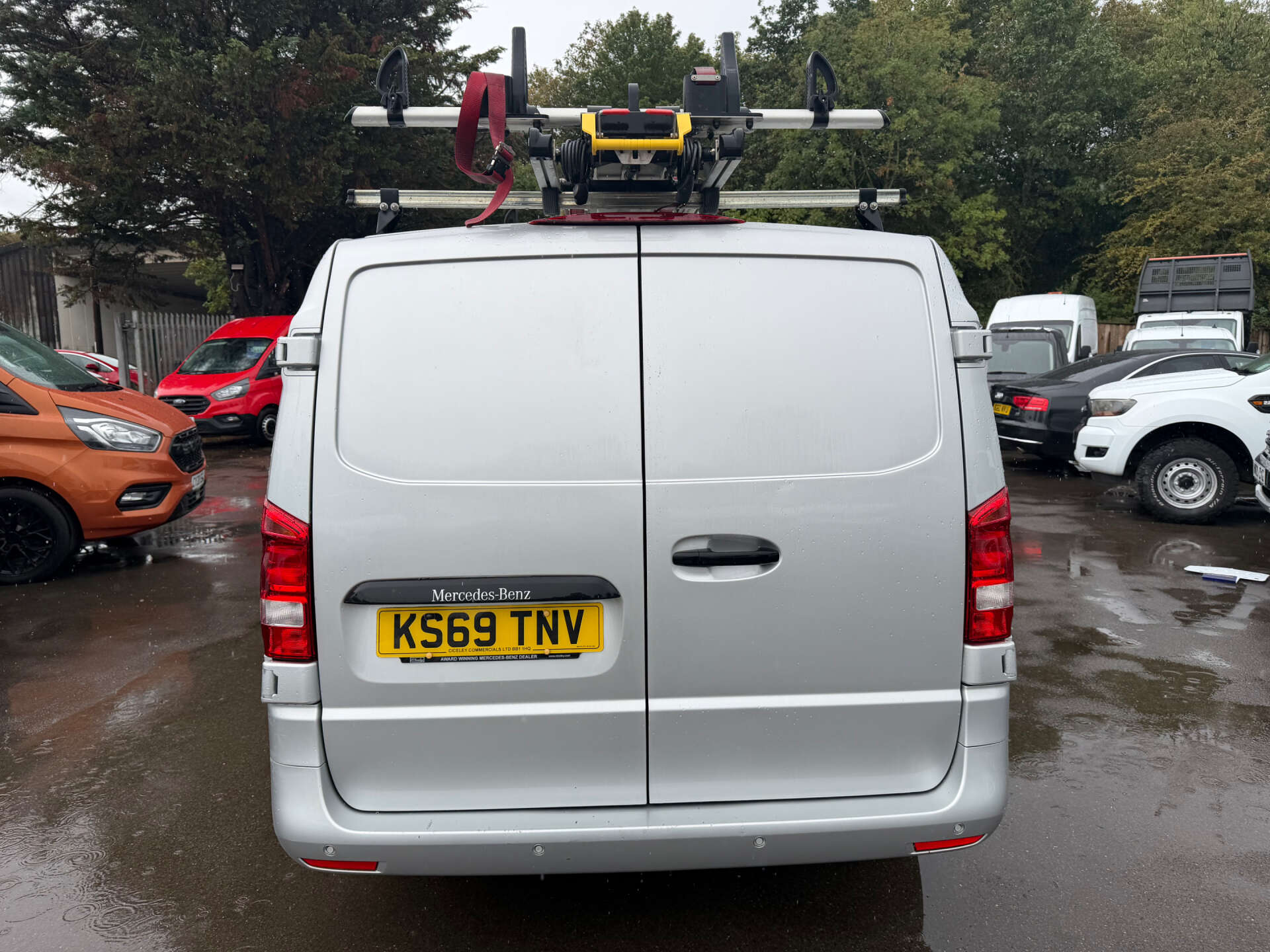 Mercedes-Benz Vito 1.7 110 CDI Progressive Panel Van 5dr Diesel Manual FWD L2 Euro 6 (s/s) (102 ps) thumbnail 6