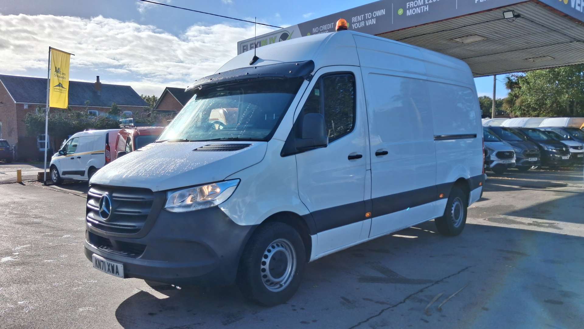 Mercedes-Benz Sprinter 2.0 315 CDI Progressive Panel Van 5dr Diesel Manual RWD L2 H2 Euro 6 (s/s) (150 ps) thumbnail 5