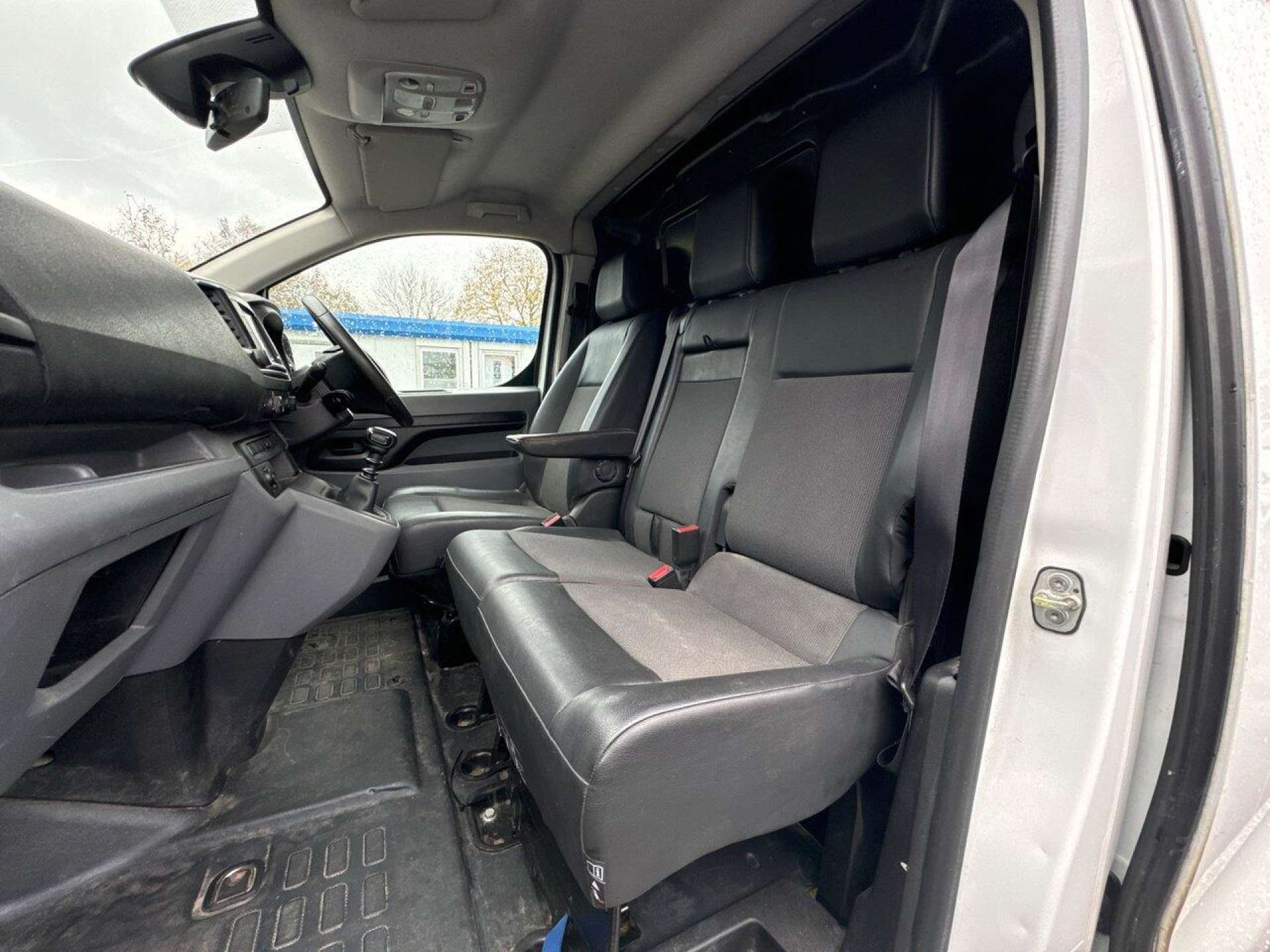 Citroen Dispatch 1.5 BlueHDi 1200 Enterprise XL Panel Van 6dr Diesel Manual FWD 3 Euro 6 (s/s) (100 ps) thumbnail 8