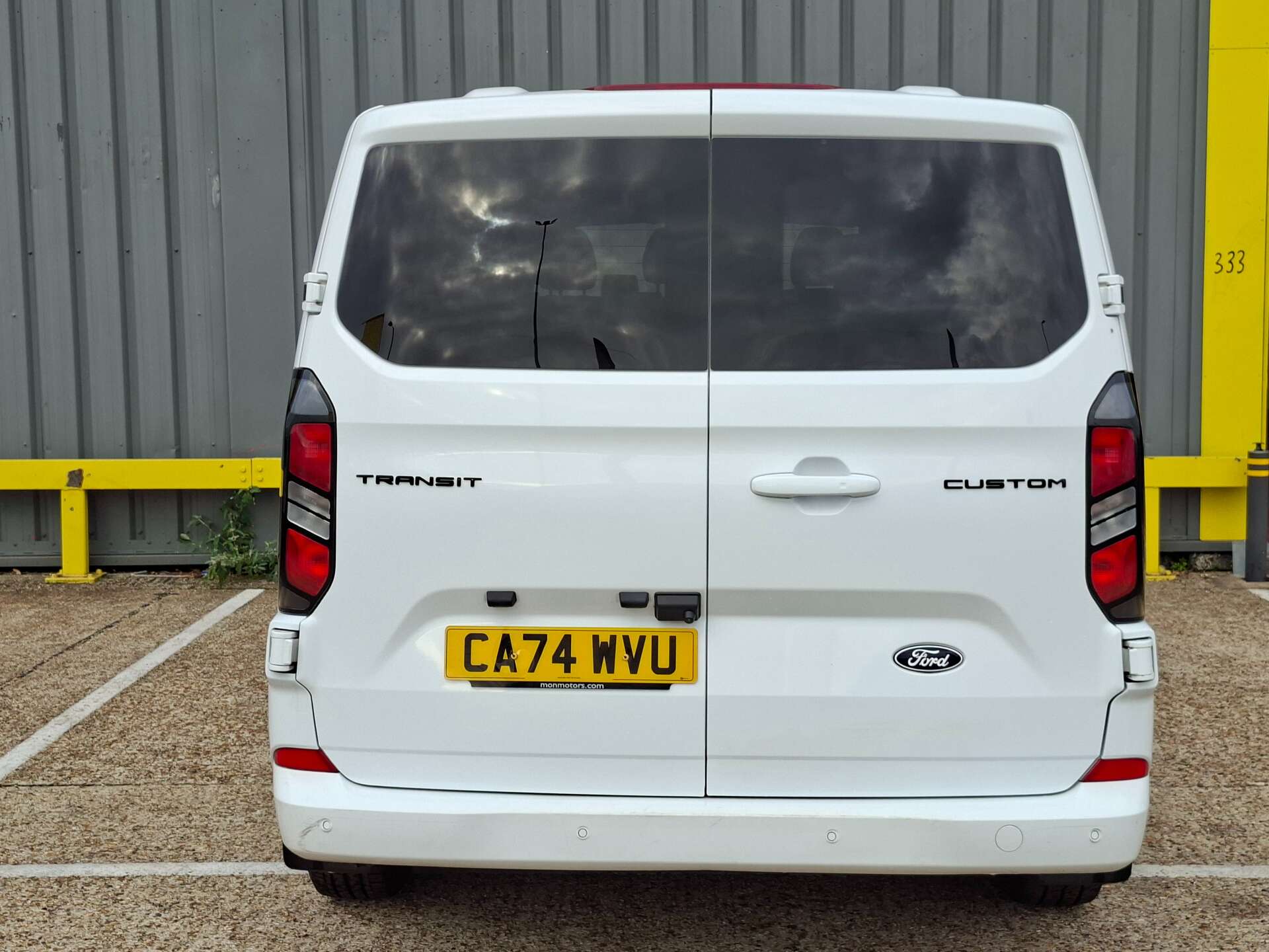 Ford Transit Custom 2.0 320 EcoBlue Limited Kombi Double Cab 5dr Diesel Manual L2 H1 Euro 6 (s/s) (136 ps) thumbnail 7