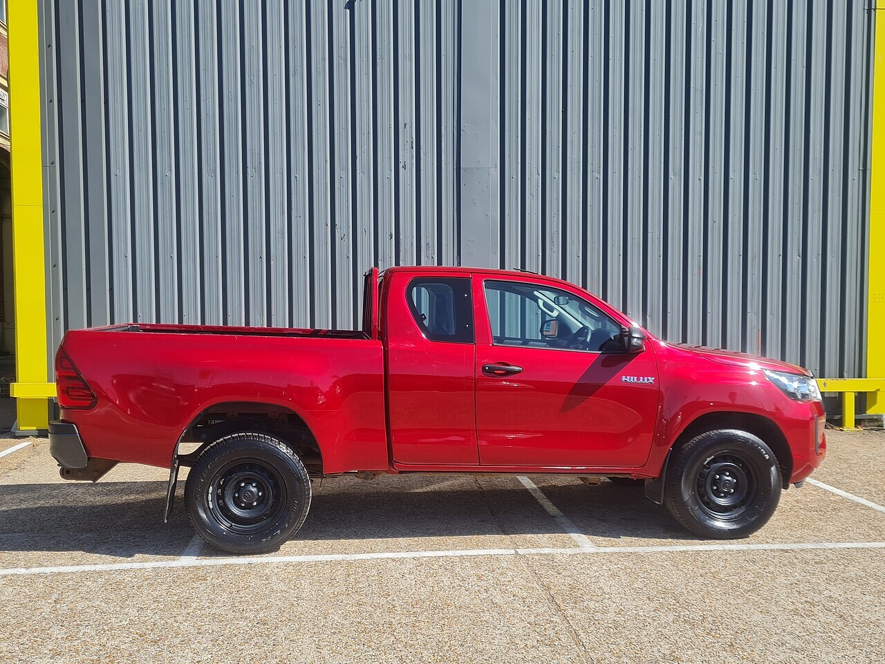 Toyota Hilux D-4D Active - Thumbnail 6