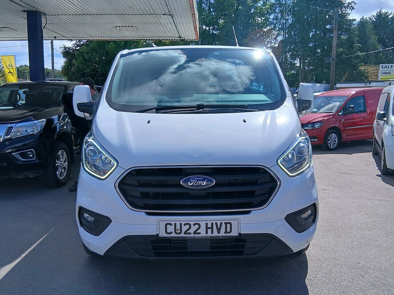 Ford Custom 300 Limited L1 - Thumbnail 3