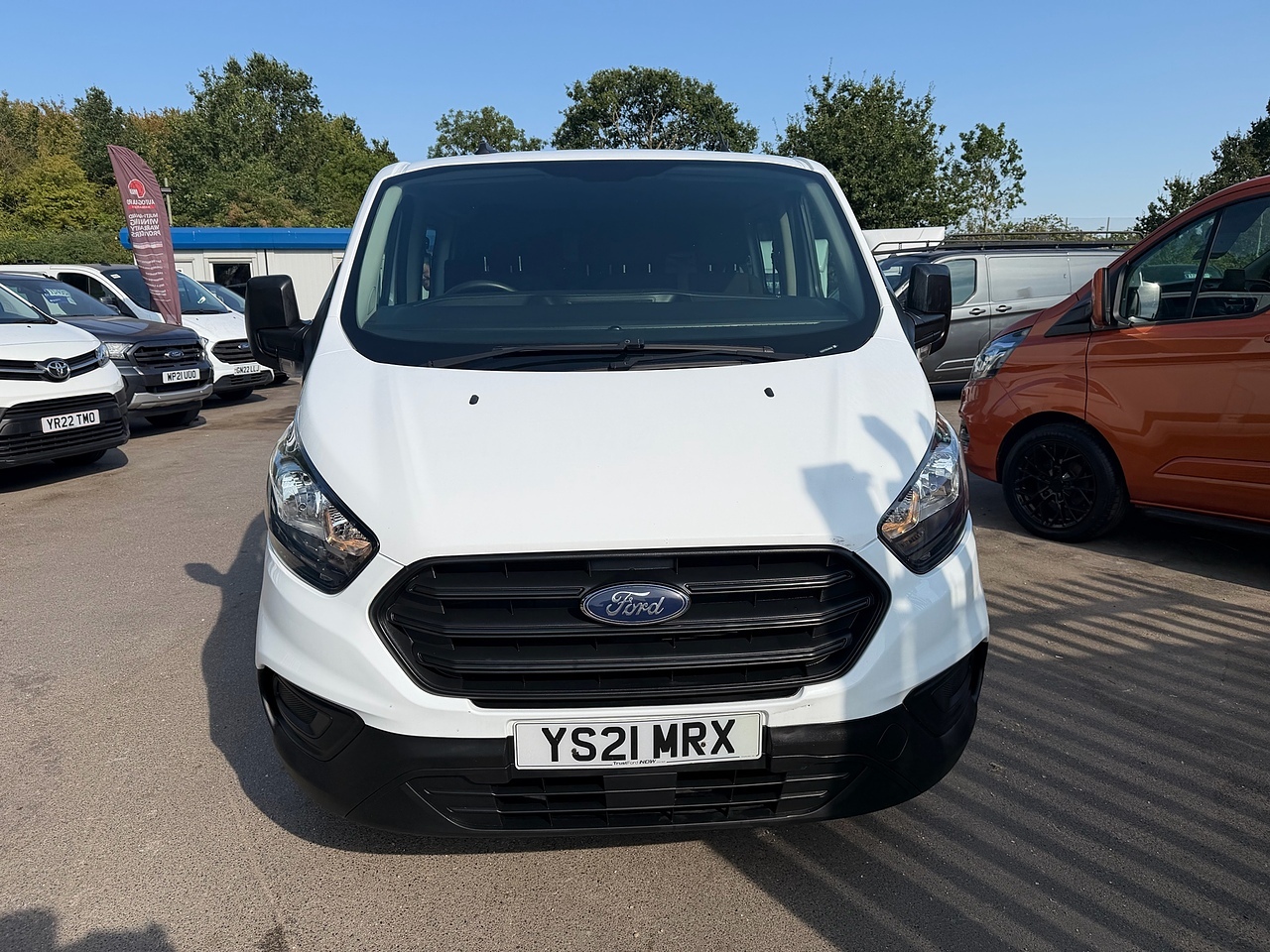 Ford Custom 300 Crew Van - NO VAT - Thumbnail 2