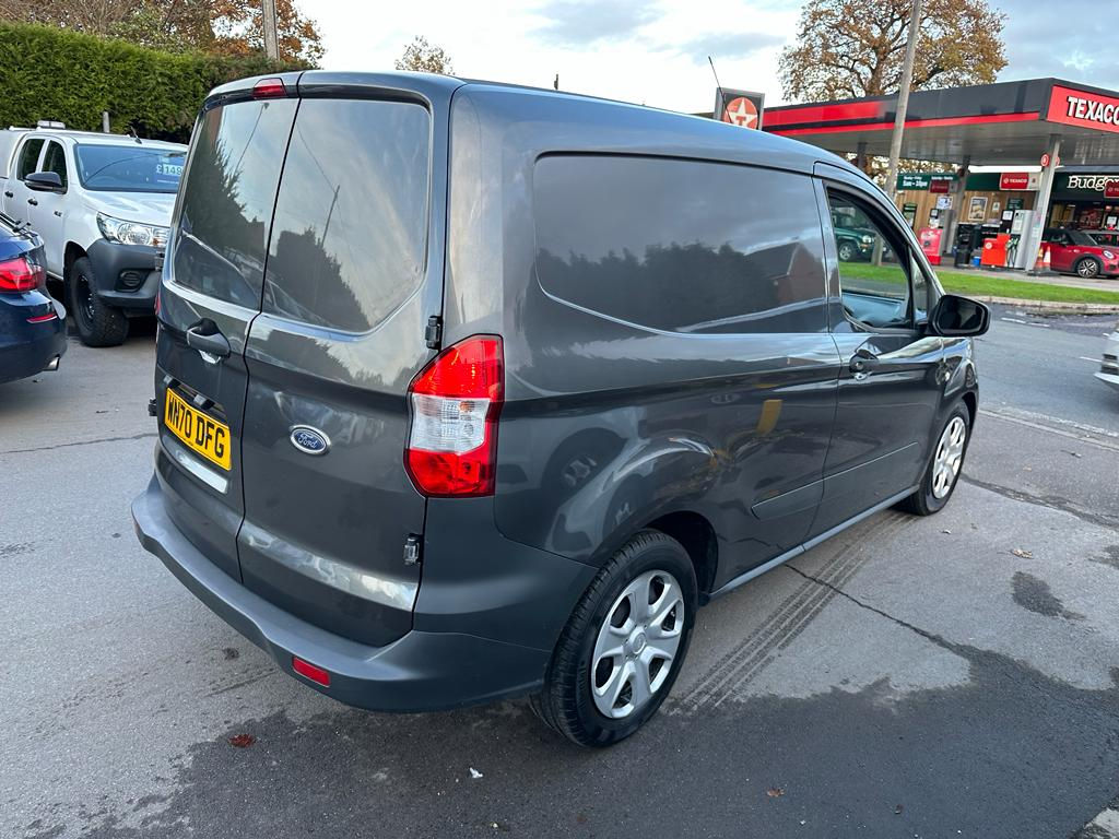 Ford Transit Courier TDCi Trend thumbnail 4