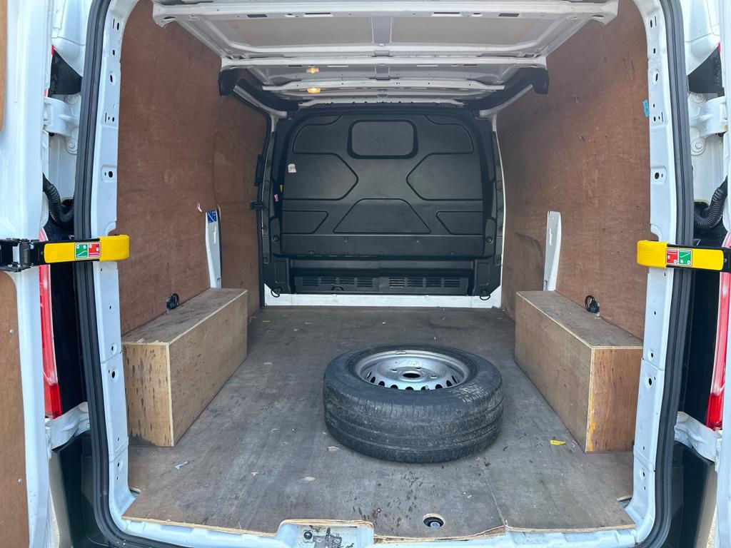 Ford Transit Custom 300 L1 SWB thumbnail 8