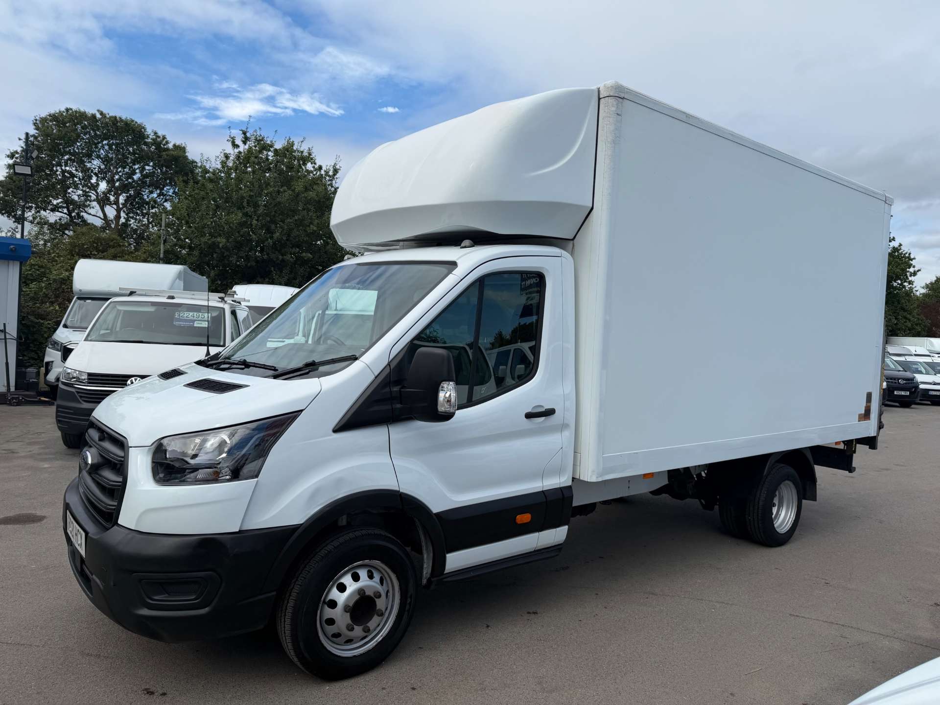 Ford Transit 2.0 350 EcoBlue HD Leader Chassis Cab 2dr Diesel Manual RWD L4 Euro 6 (s/s) (DRW) (130 ps) - Thumbnail 4