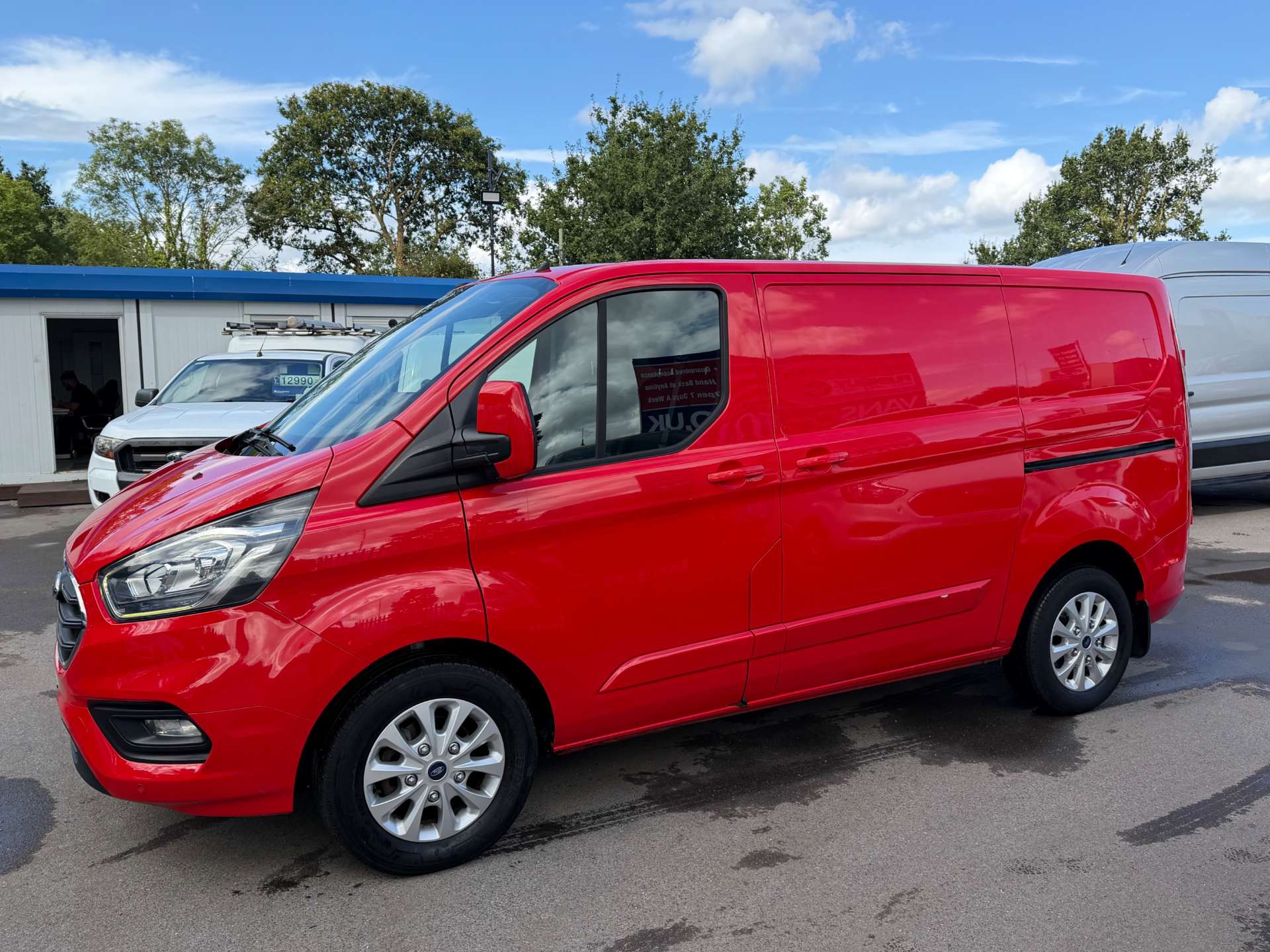 Ford Transit Custom 2.0 280 EcoBlue Limited Panel Van 5dr Diesel Auto L1 H1 Euro 6 (s/s) (170 ps) thumbnail 3