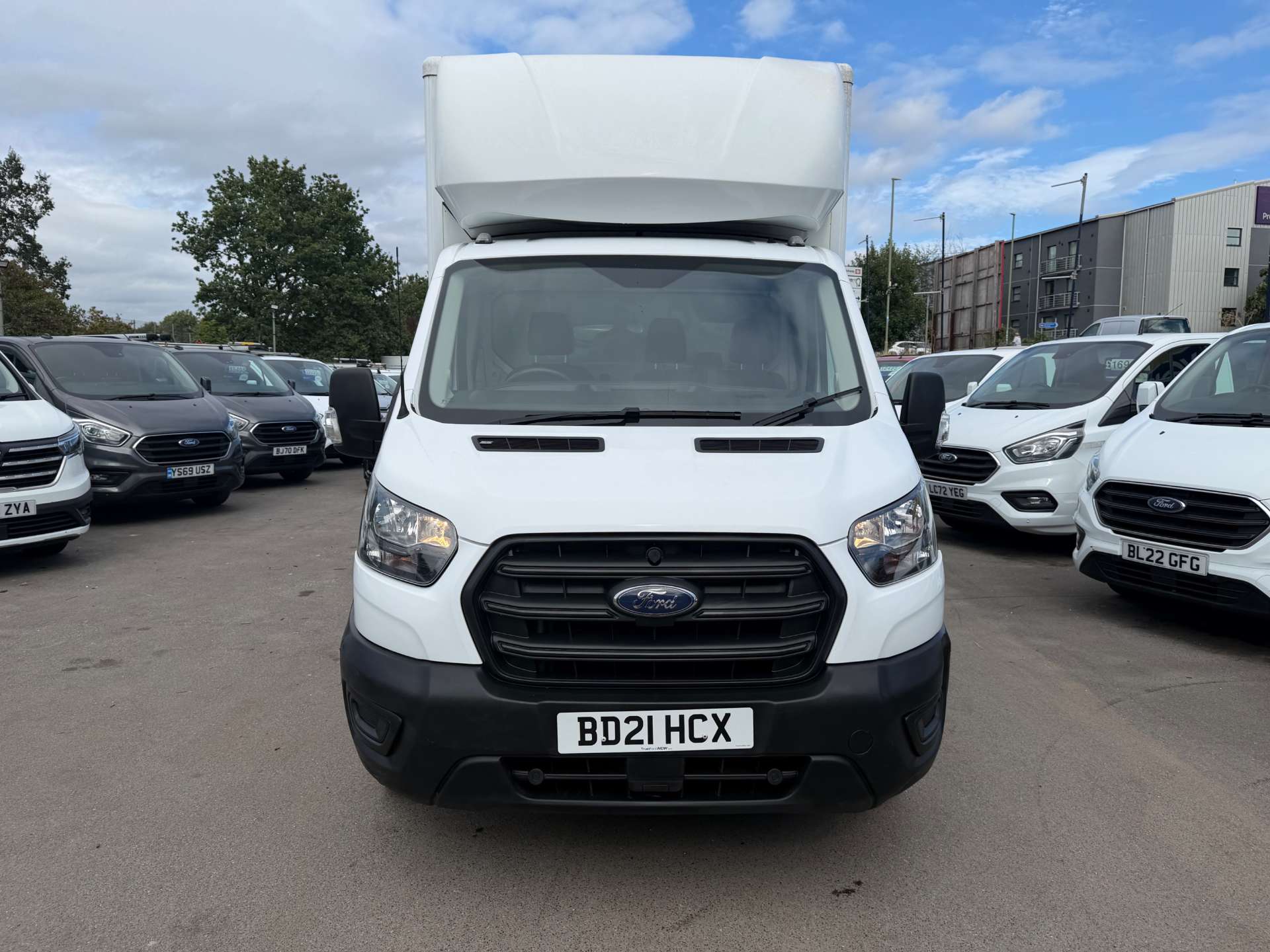 Ford Transit 2.0 350 EcoBlue HD Leader Chassis Cab 2dr Diesel Manual RWD L4 Euro 6 (s/s) (DRW) (130 ps) - Thumbnail 3