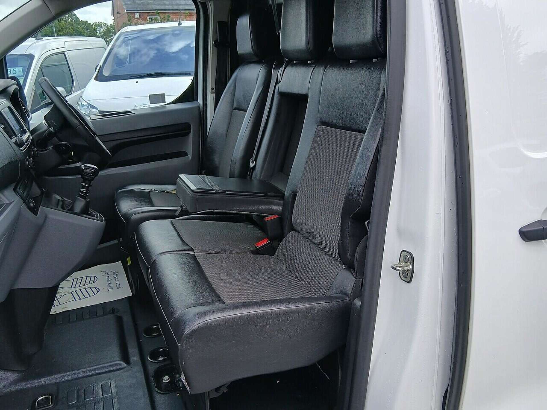 Citroen Dispatch 1.5 BlueHDi 1000 Enterprise Pro M Panel Van 6dr Diesel Manual FWD 2 Euro 6 (s/s) (100 ps) thumbnail 8