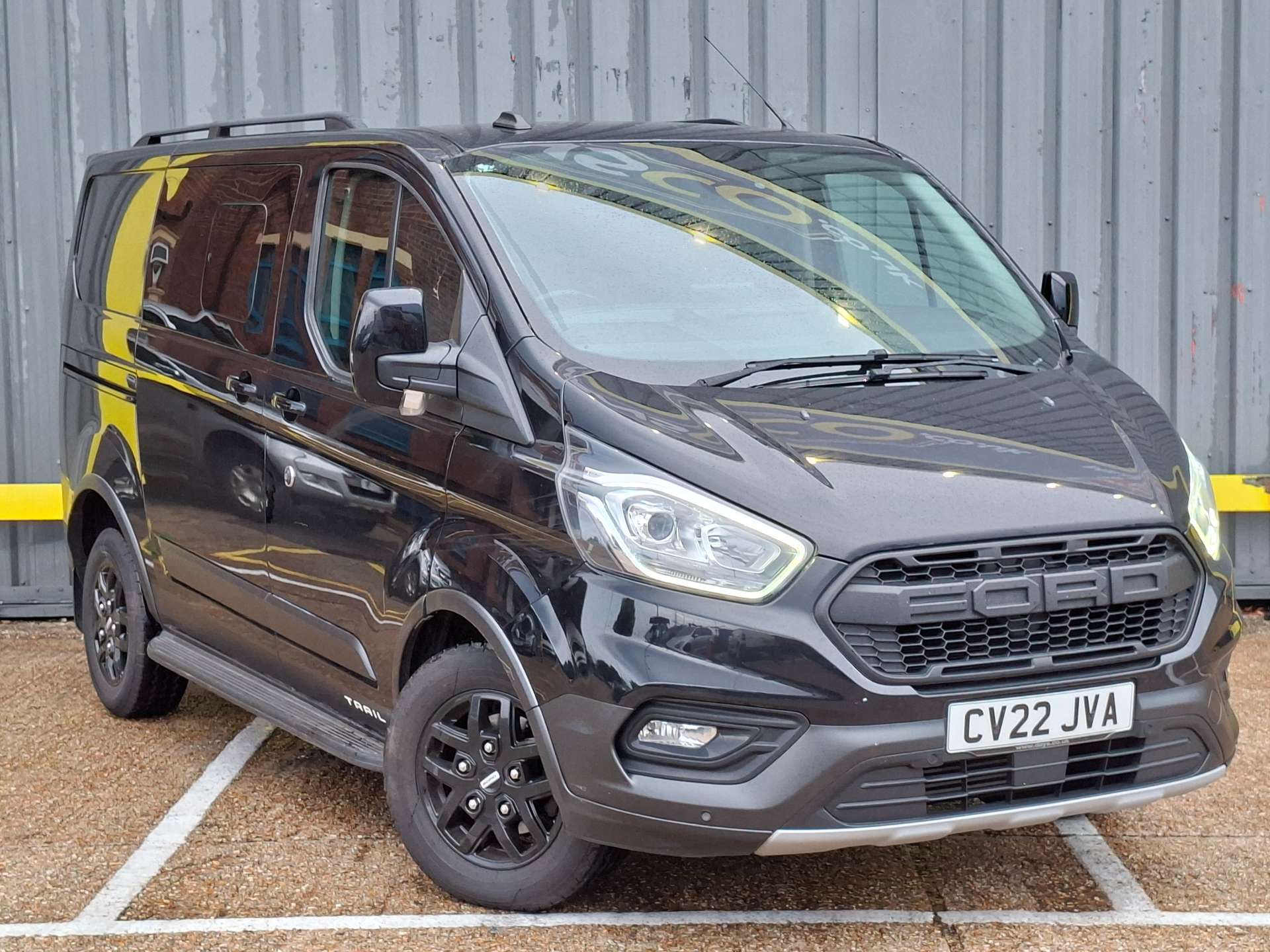 Ford Transit Custom 2.0 320 EcoBlue Trail Crew Van Double Cab 5dr Diesel Manual L1 H1 Euro 6 (s/s) (170 ps) thumbnail 4