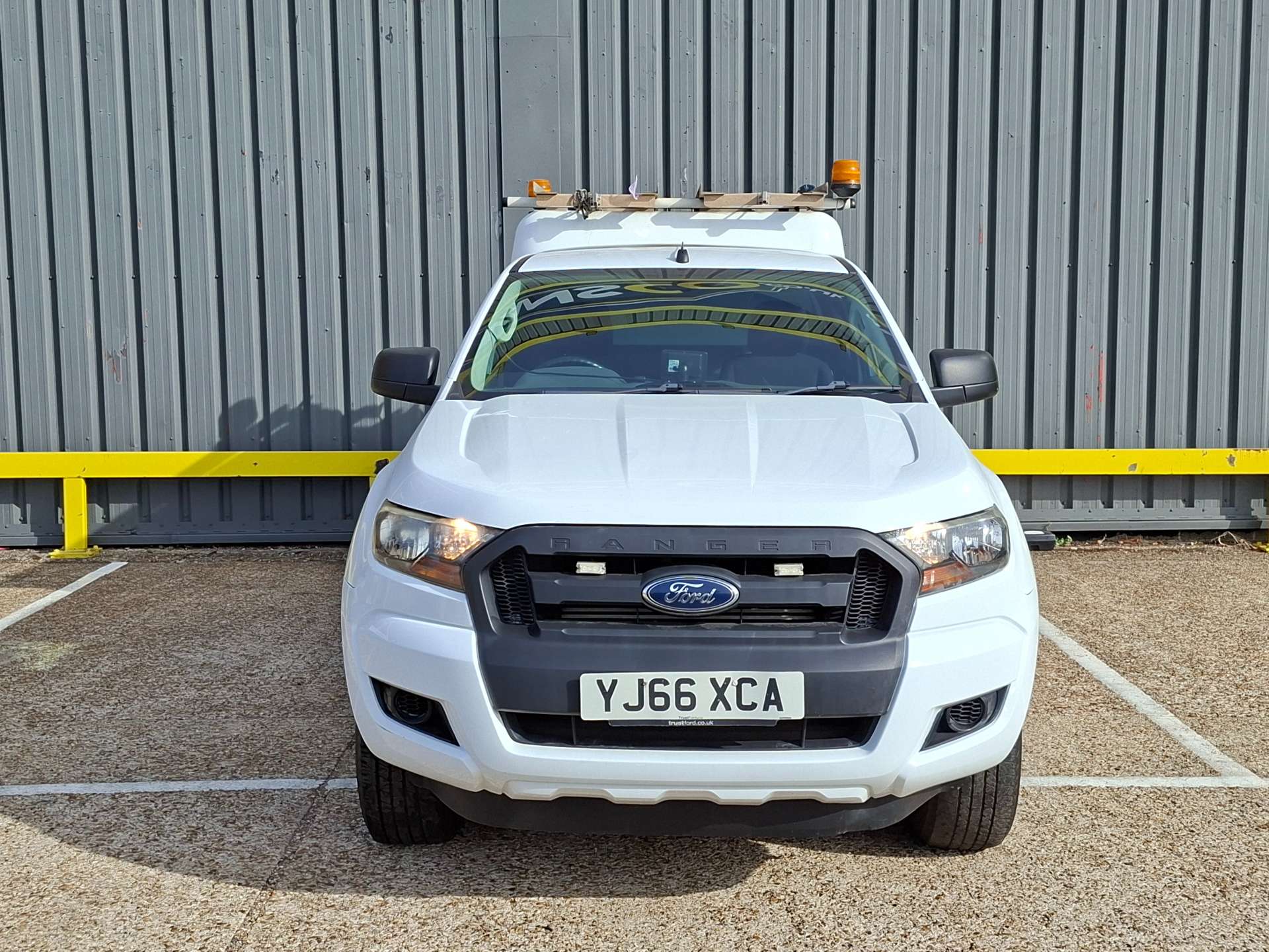 Ford Ranger 2.2 TDCi XL Pickup Double Cab 4dr Diesel Manual 4WD Euro 6 (s/s) (Eco Axle) (160 ps) 2.2 4dr Pickup Manual Diesel thumbnail 2