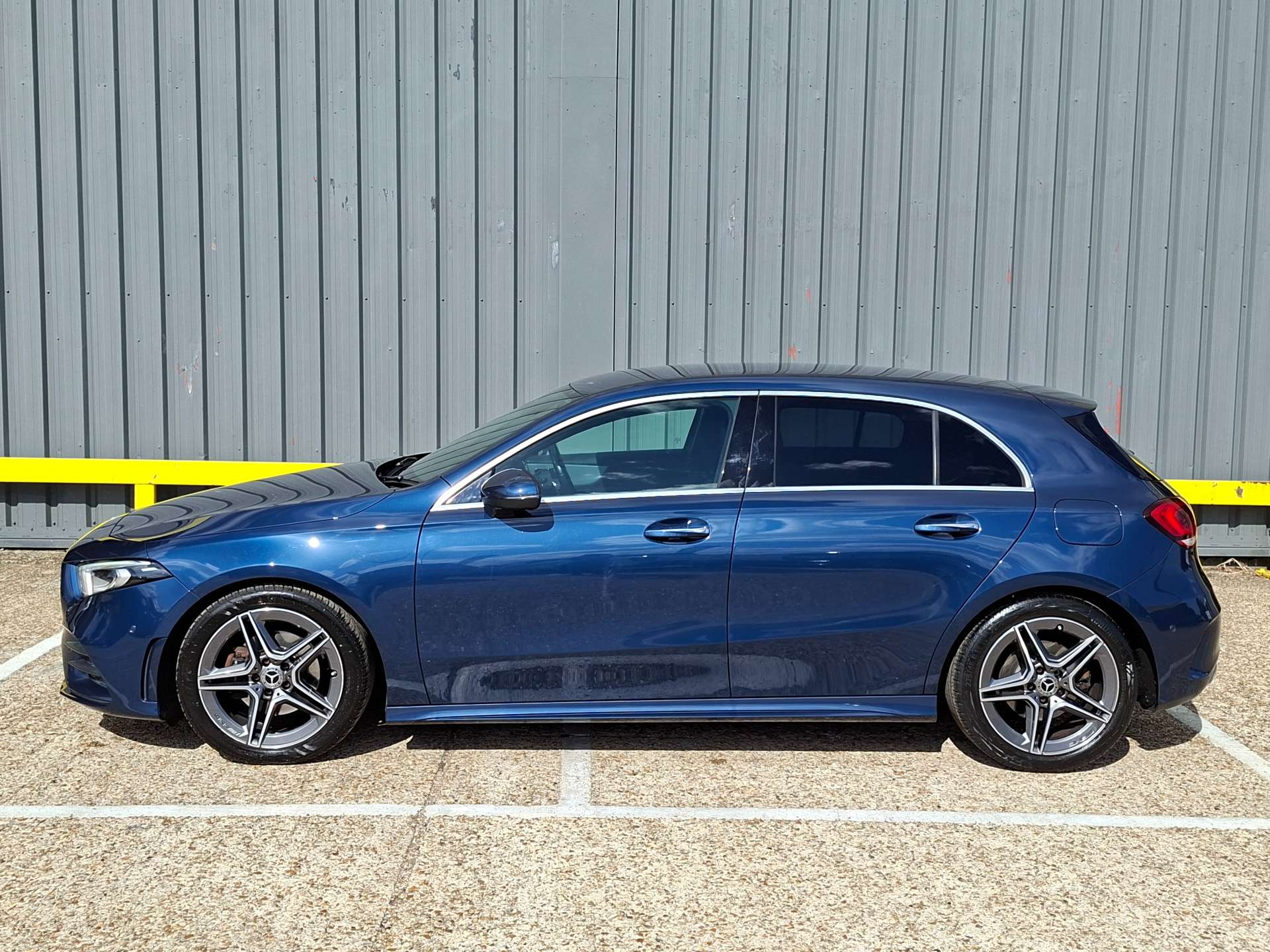 Mercedes-Benz A Class 1.3 A200 AMG Line (Premium 2) Hatchback 5dr Petrol 7G-DCT Euro 6 (s/s) (163 ps) thumbnail 7