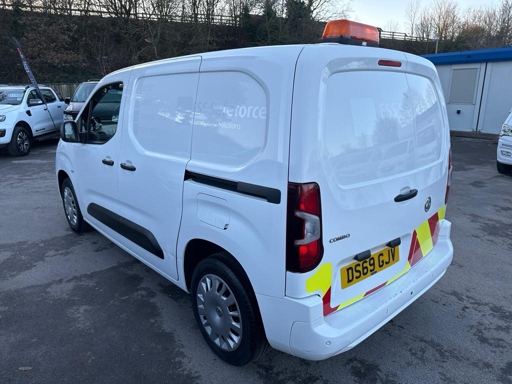 Vauxhall Combo Turbo D Sportive - Thumbnail 6