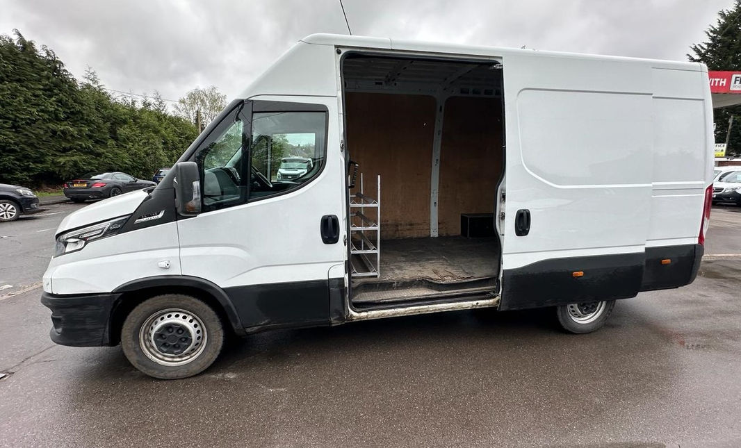Iveco Daily D 35S AUTOMATIC MWB thumbnail 6