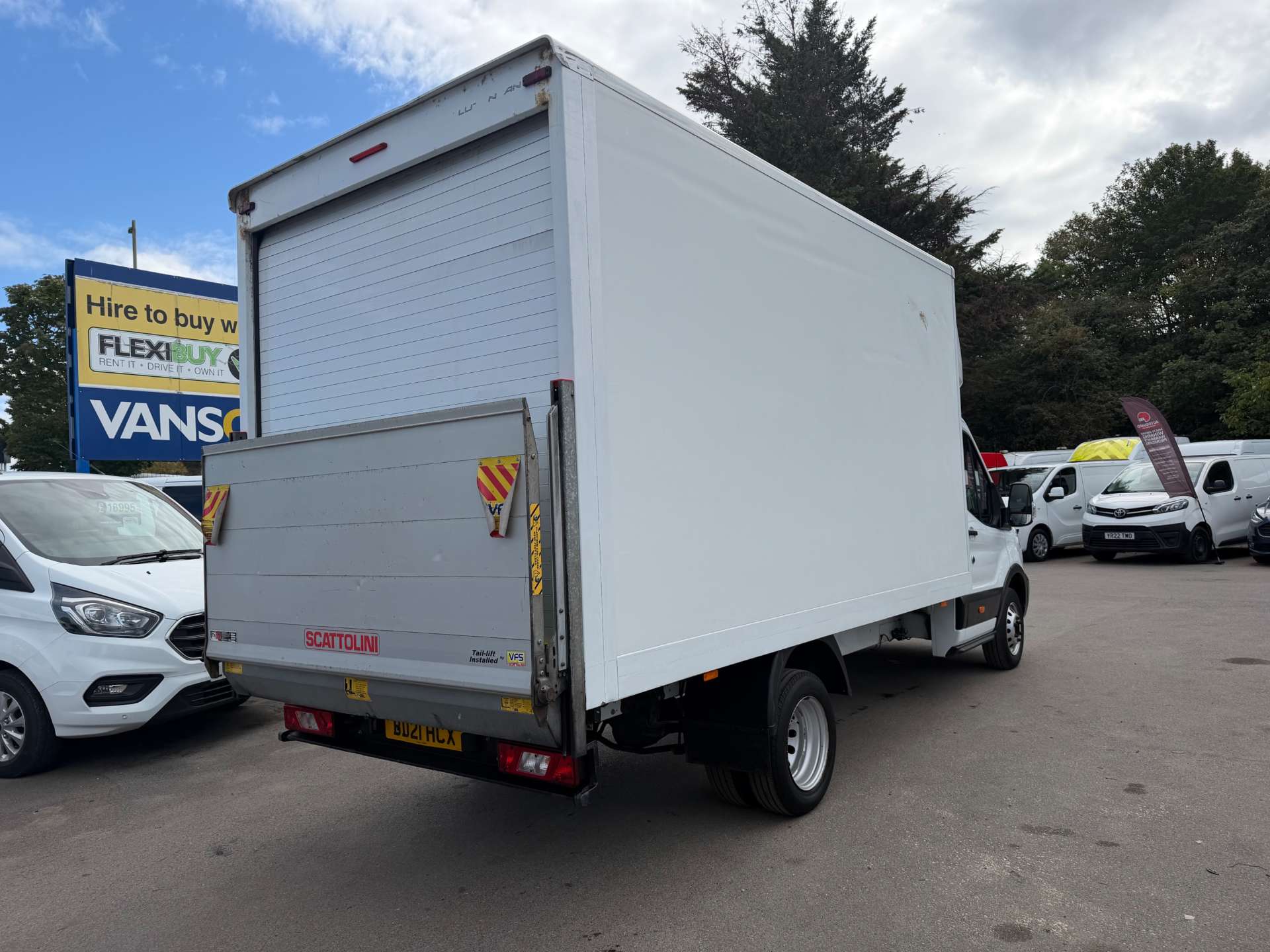 Ford Transit 2.0 350 EcoBlue HD Leader Chassis Cab 2dr Diesel Manual RWD L4 Euro 6 (s/s) (DRW) (130 ps) - Thumbnail 6