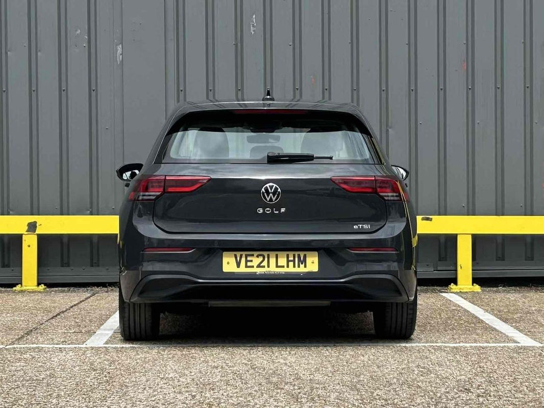 VW Golf 1.0 eTSI Hybrid DSG thumbnail 6