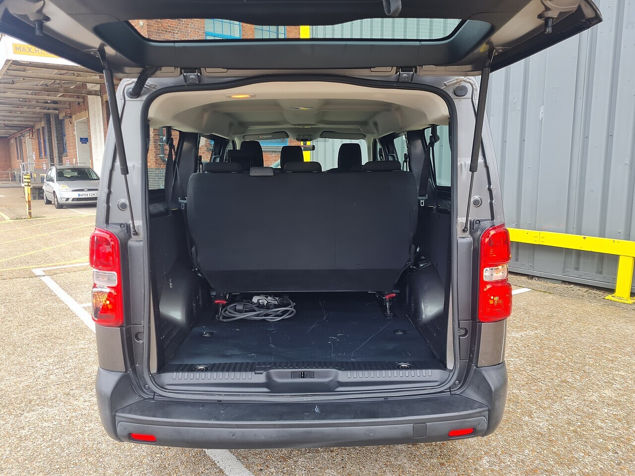 Vauxhall Vivaro Electric Auto 9-SEAT - Thumbnail 8