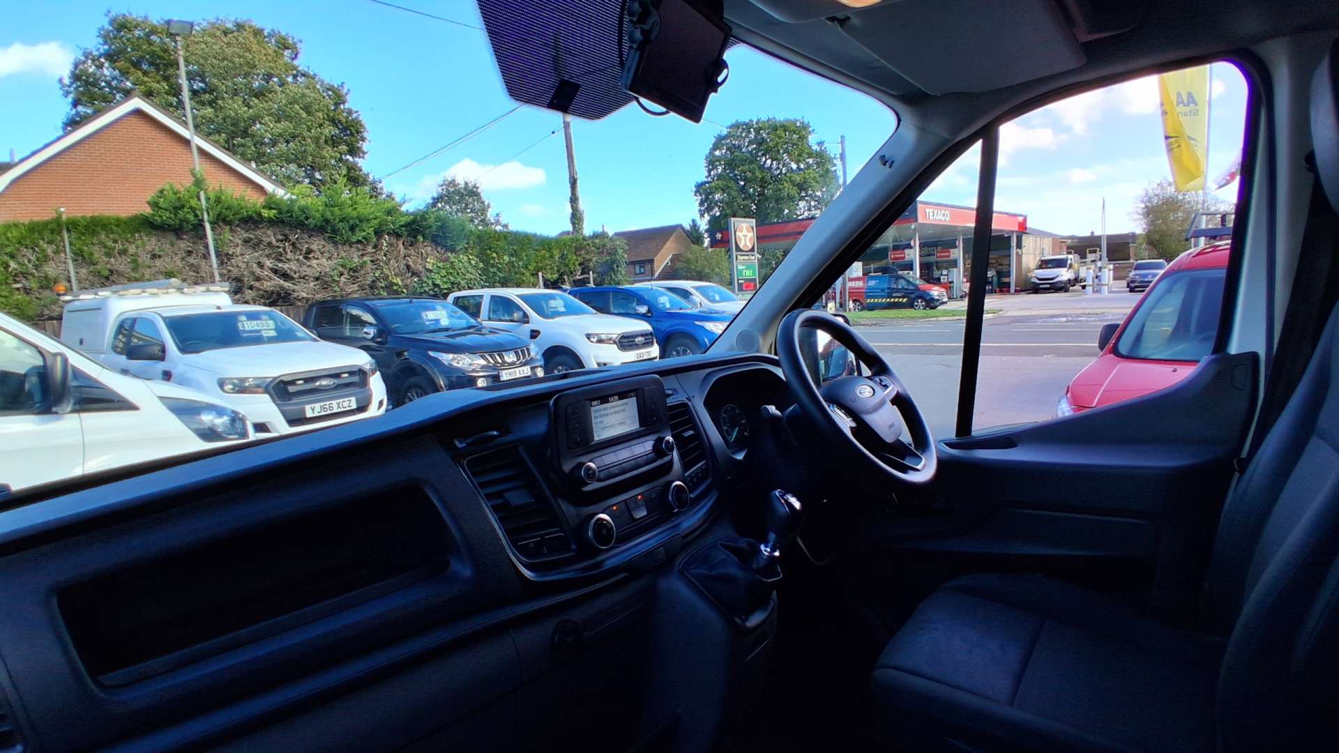 Ford Transit 2.0 350 EcoBlue Leader Panel Van 5dr Diesel Manual FWD L3 H3 Euro 6 (s/s) (130 ps) - Thumbnail 10