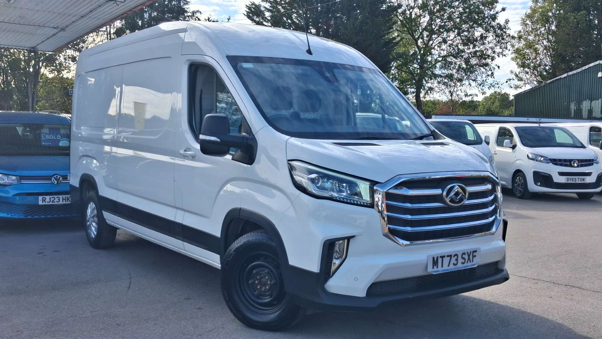 MAXUS Deliver 9 2.0 D20 LUX Panel Van 5dr Diesel Manual FWD L3 H2 Euro 6 (s/s) (163 ps) thumbnail 2