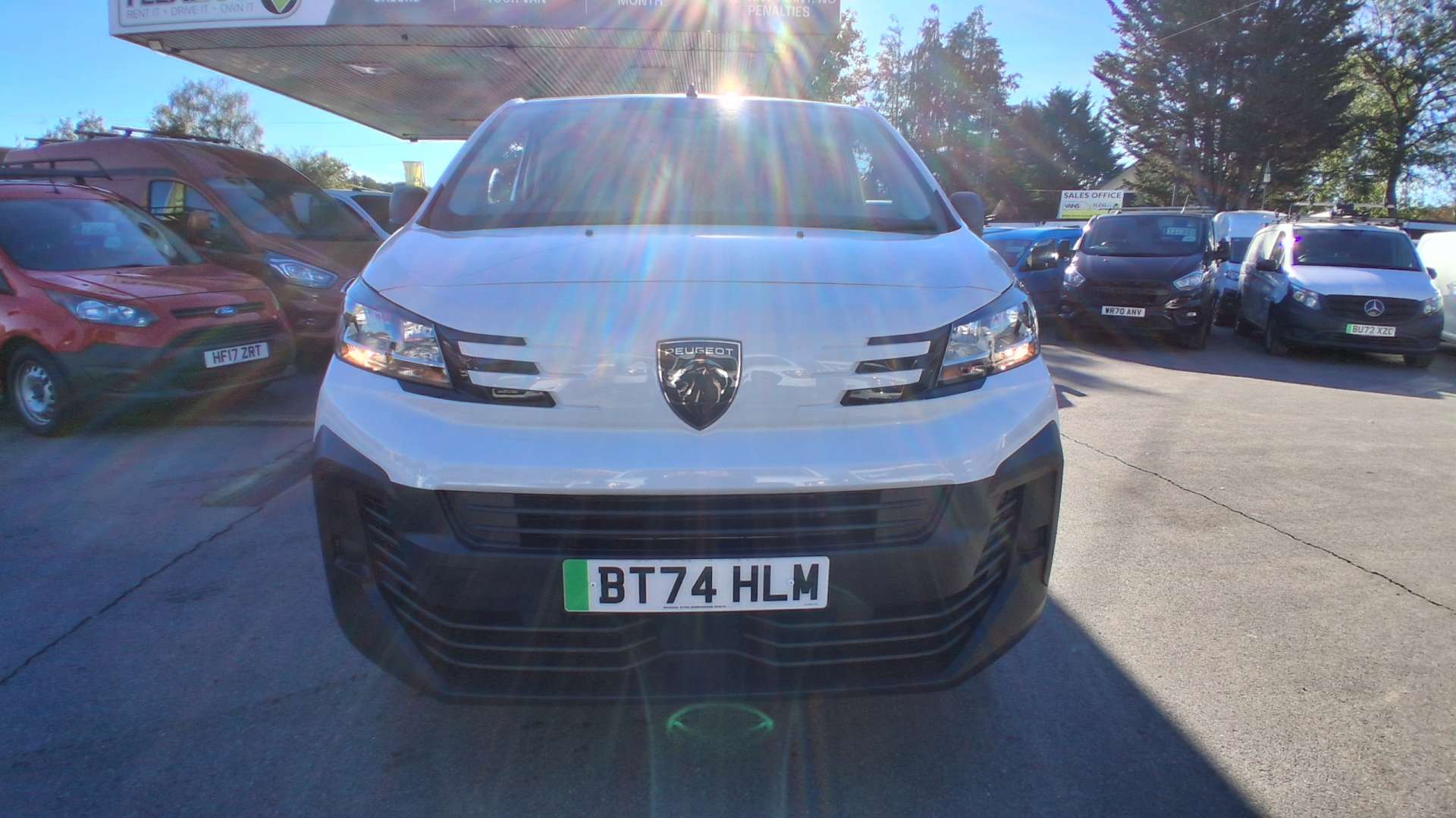 Peugeot e-Expert 75kWh Professional Standard Panel Van 6dr Electric Auto MWB (11kW Charger) (136 ps) thumbnail 3