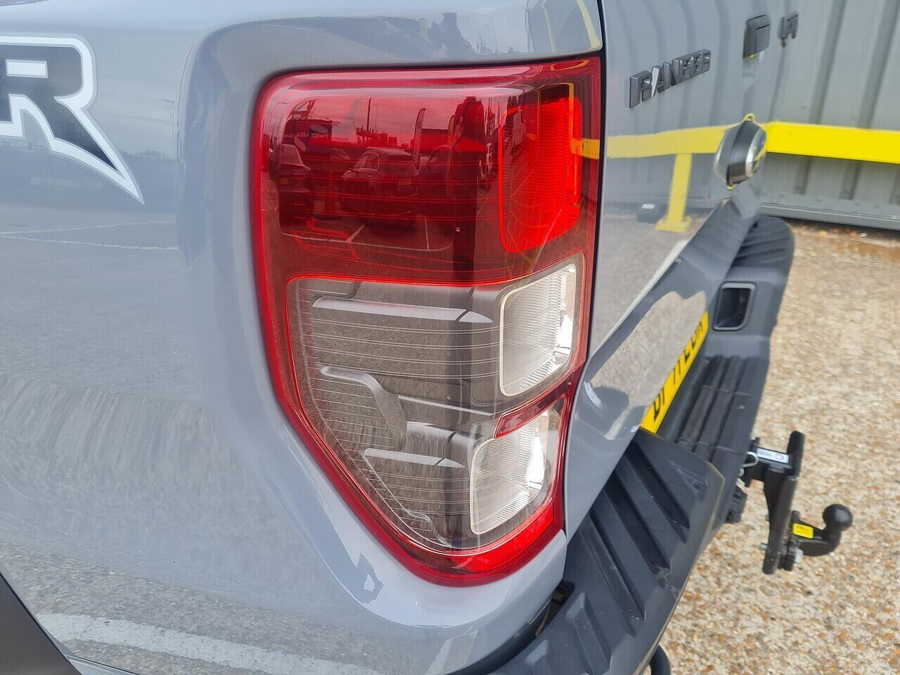 Ford Ranger EcoBlue Raptor - Thumbnail 9