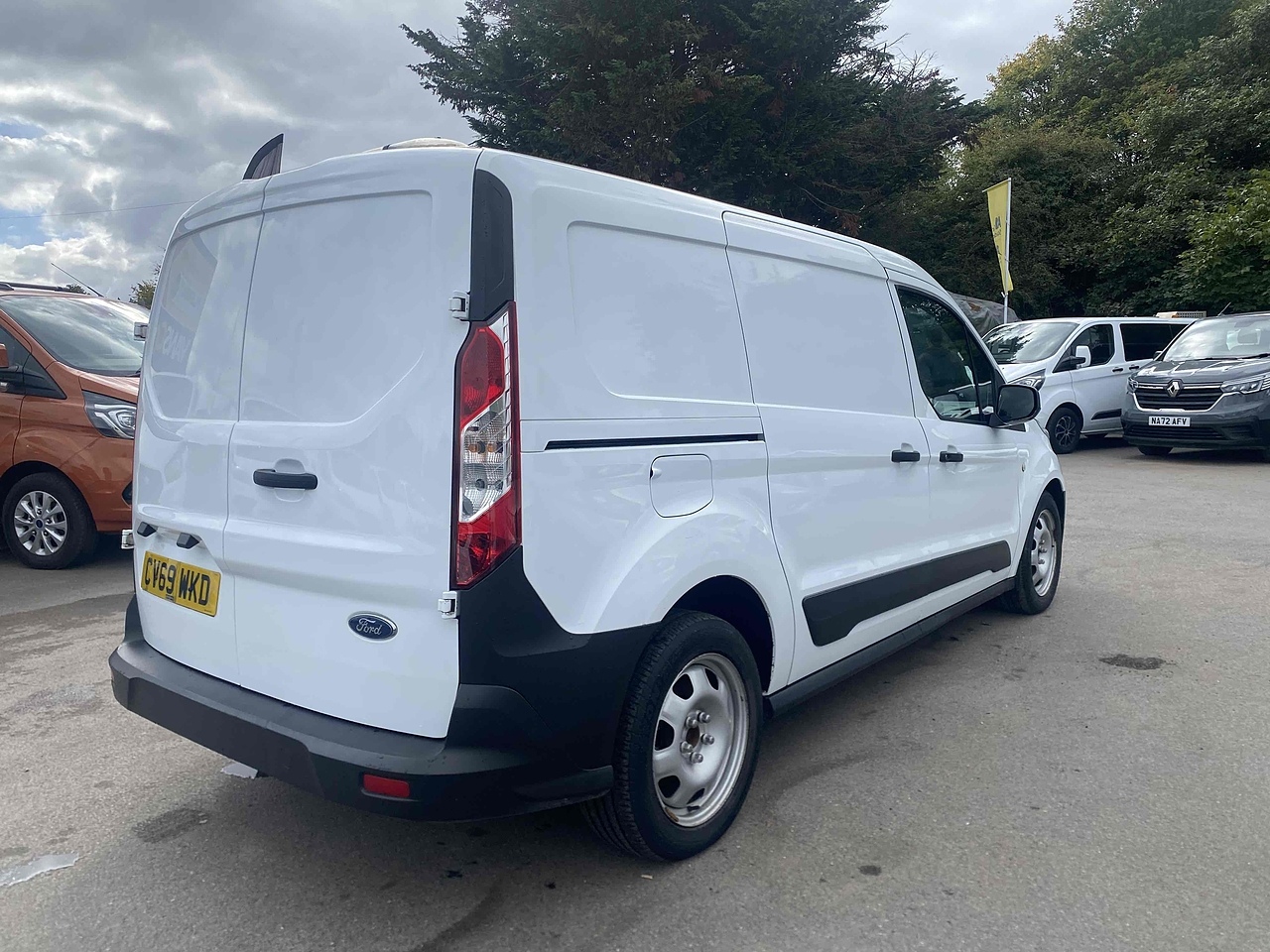 Ford Connect 220 5 SEATER - Thumbnail 6