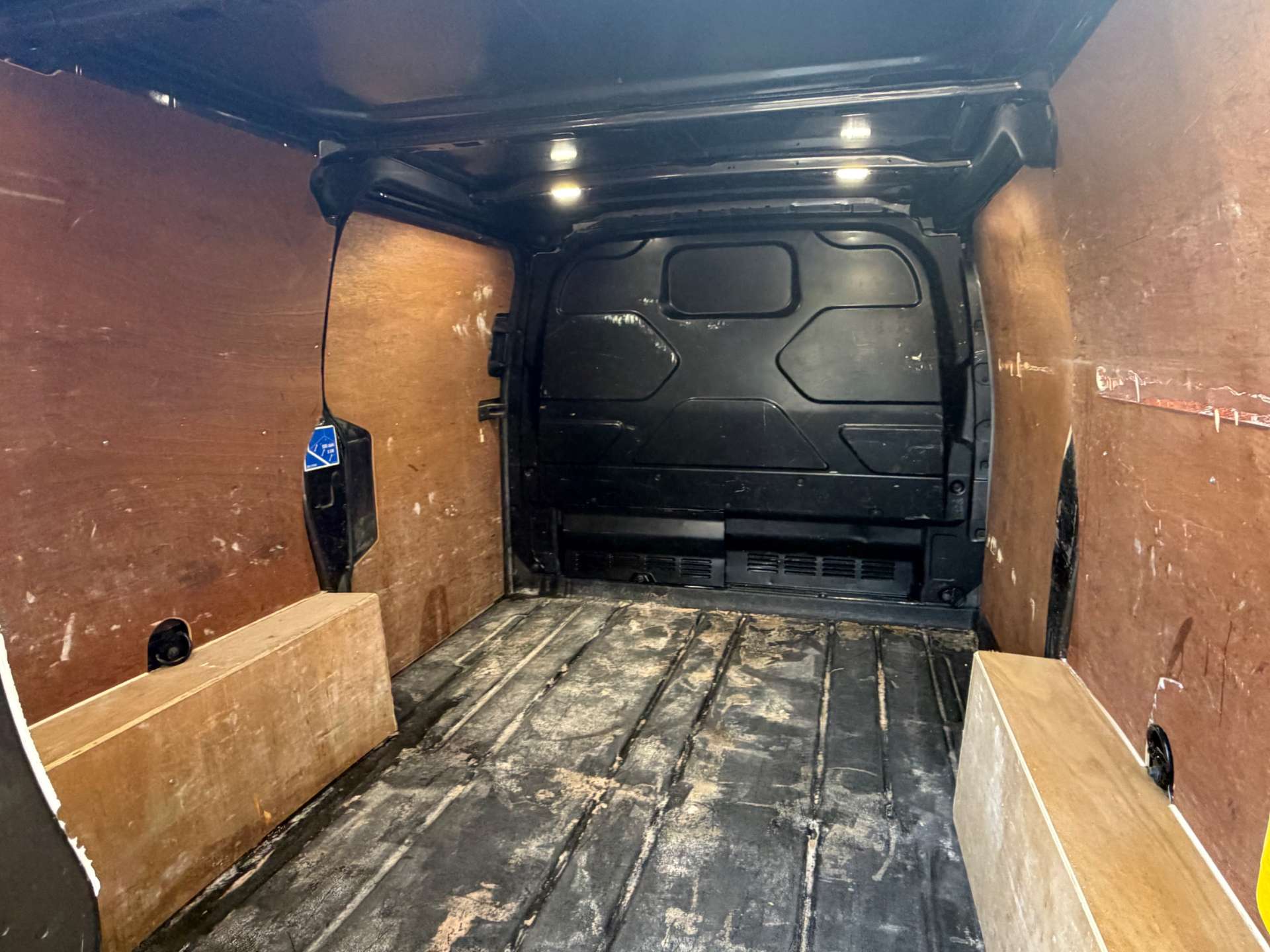 Ford Transit Custom 2.0 280 EcoBlue Limited Panel Van 5dr Diesel Manual L1 H1 Euro 6 (s/s) (130 ps) thumbnail 8