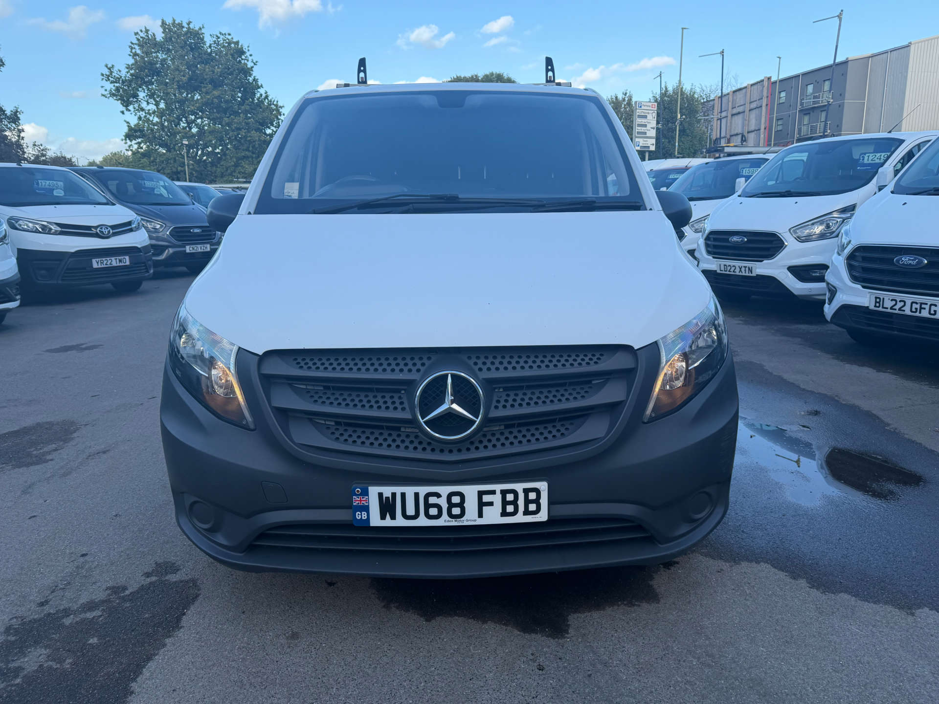 Mercedes-Benz Vito 1.6 111 CDI Panel Van 6dr Diesel Manual FWD L2 Euro 6 (114 ps) thumbnail 4