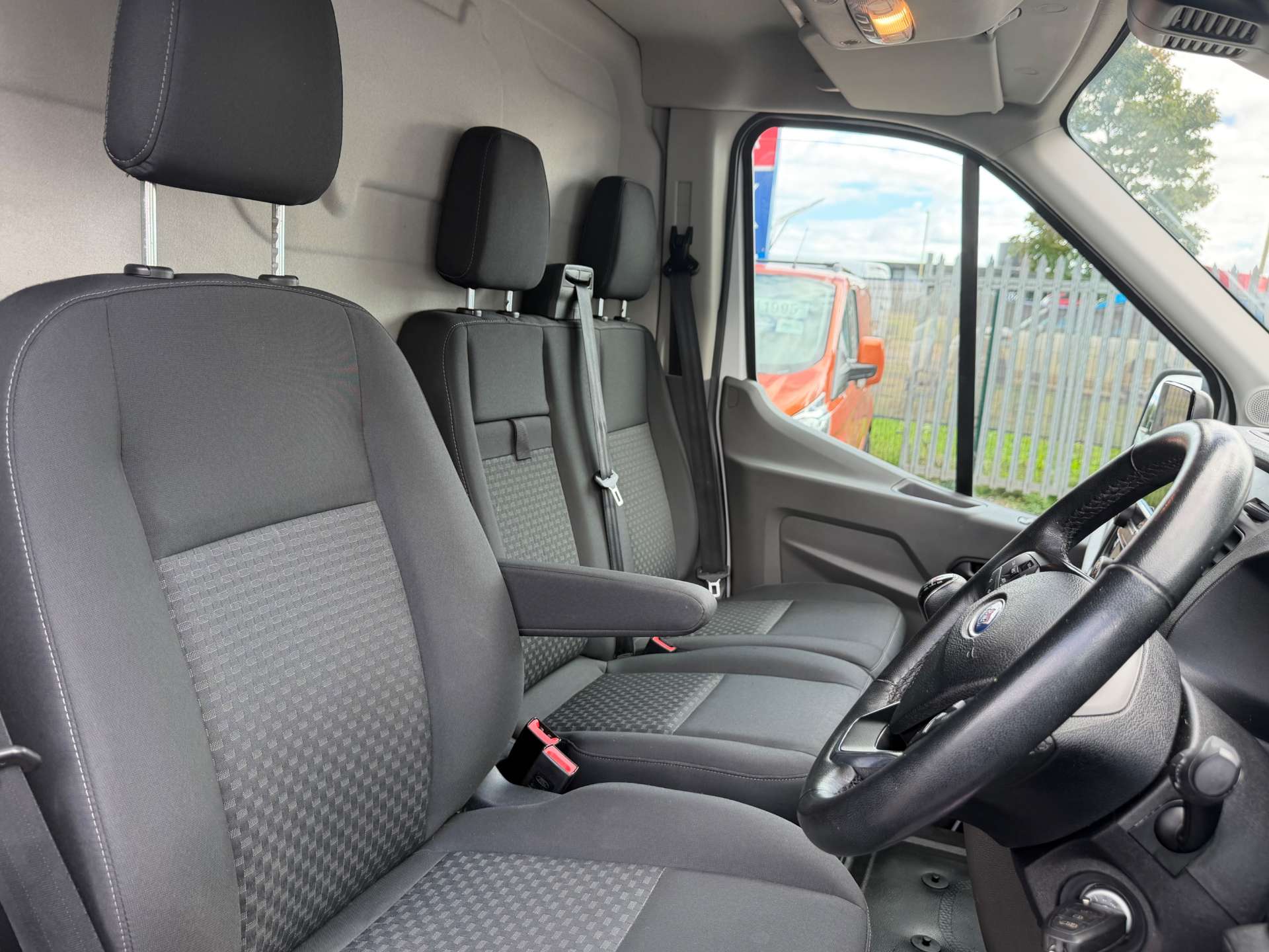 Ford Transit 2.0 350 EcoBlue MHEV Trend Panel Van 5dr Diesel Manual RWD L4 H3 Euro 6 (s/s) (130 ps) - Thumbnail 10