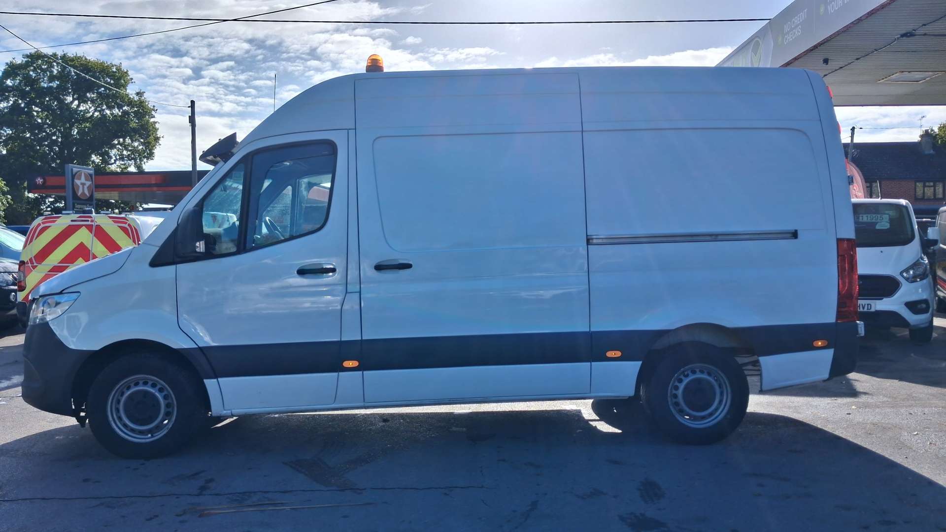 Mercedes-Benz Sprinter 2.0 315 CDI Progressive Panel Van 5dr Diesel Manual RWD L2 H2 Euro 6 (s/s) (150 ps) thumbnail 6