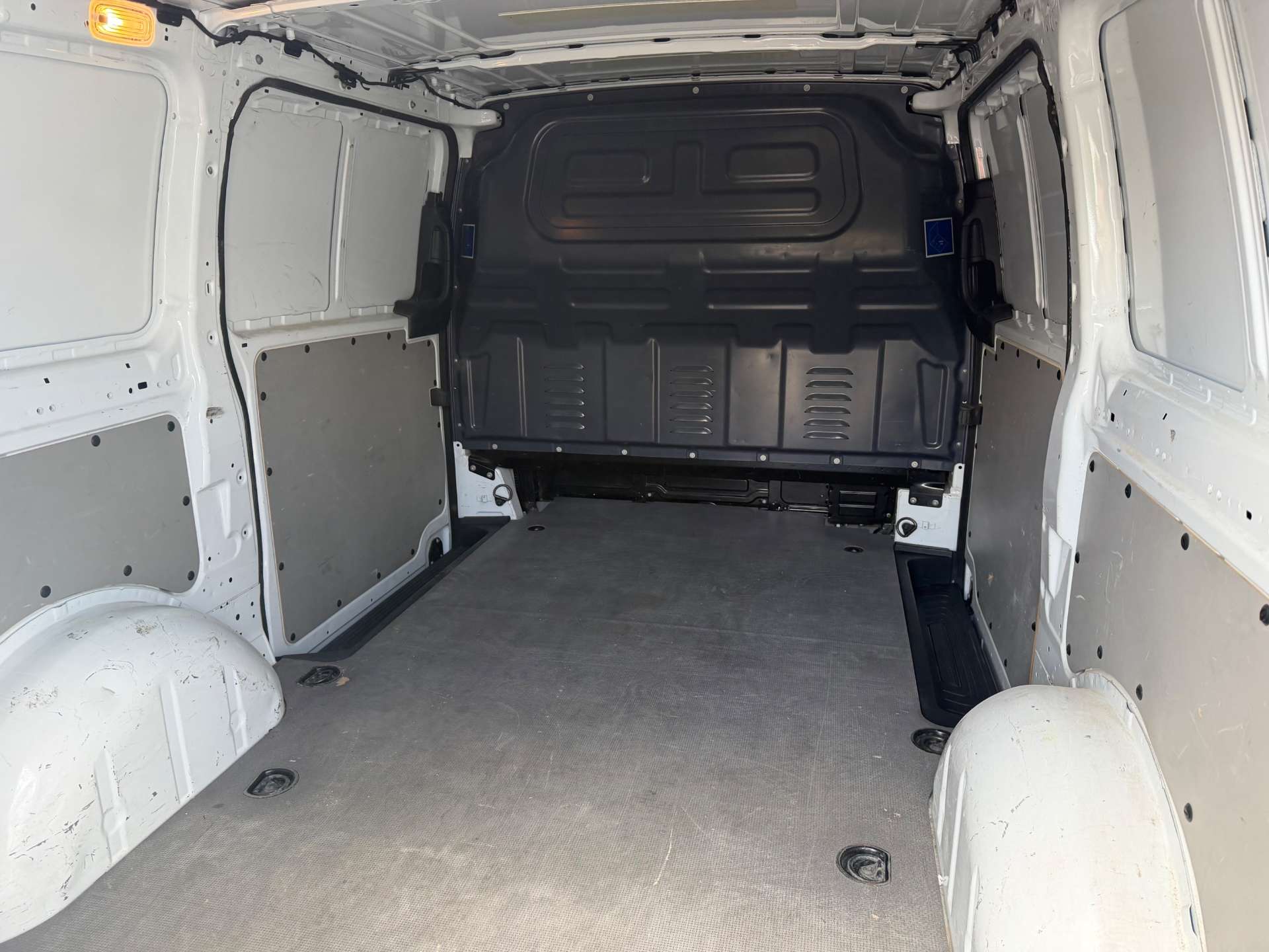 Mercedes-Benz Vito 1.7 114 CDI Progressive Panel Van 5dr Diesel Manual FWD L2 Euro 6 (s/s) (LWB) (136 ps) - Thumbnail 9