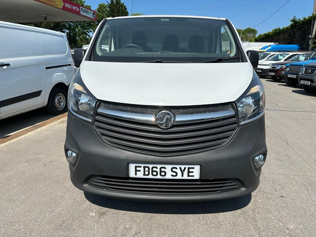 Vauxhall Vivaro CDTi 2700 BiTurbo thumbnail 8