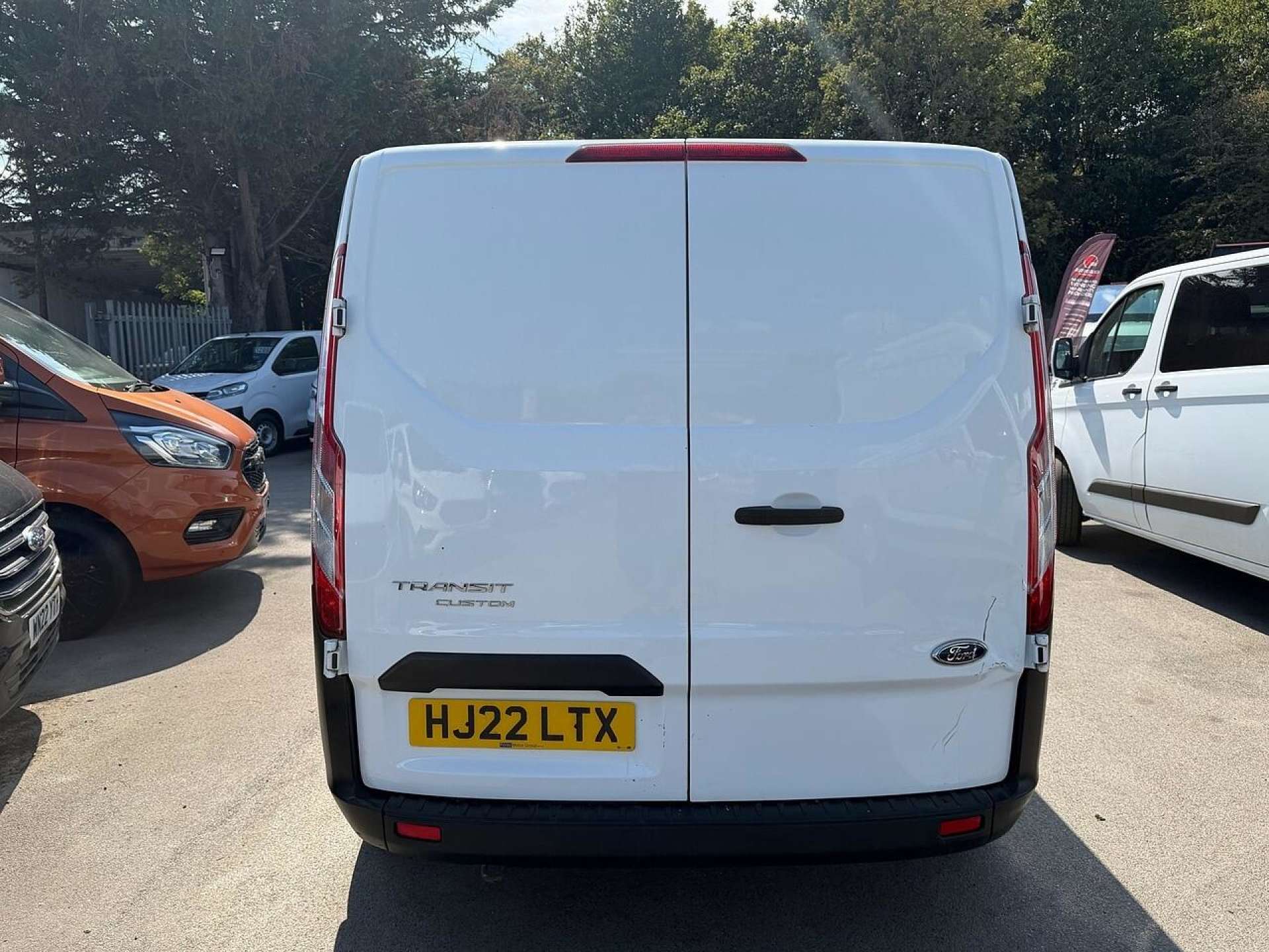 Ford Transit Custom Transit Custom 280 Base P/V L1 H1 2.0 Medium Van Manual Diesel - Thumbnail 4