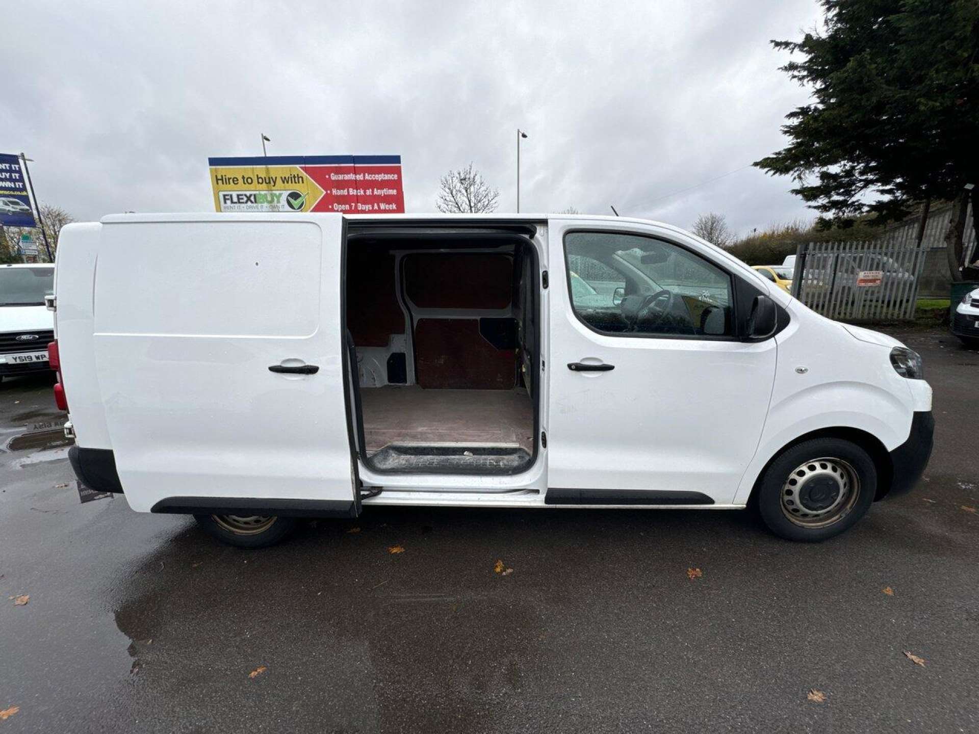 Citroen Dispatch 1.5 BlueHDi 1200 Enterprise XL Panel Van 6dr Diesel Manual FWD 3 Euro 6 (s/s) (100 ps) thumbnail 6