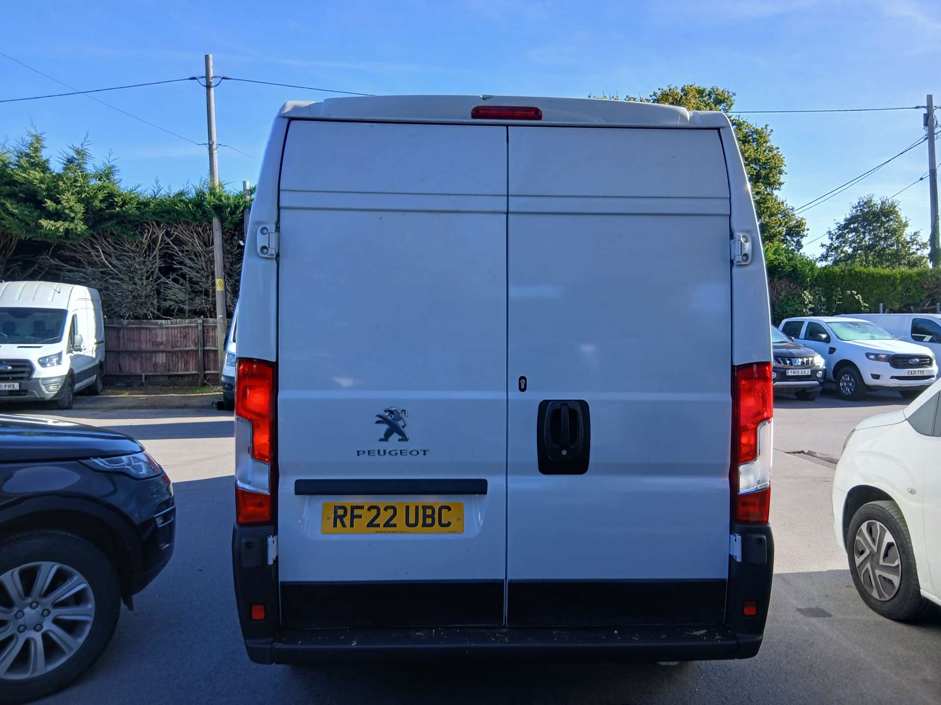 Peugeot Boxer 2.2 BlueHDi 335 Professional Panel Van 5dr Diesel Manual L3 H2 Euro 6 (s/s) (140 ps) - Thumbnail 10