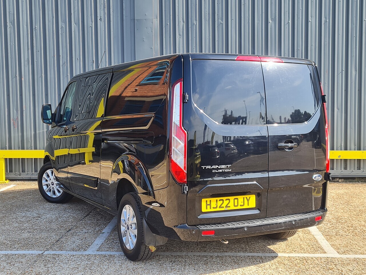 Ford Custom 320 Limited Crew Van - Thumbnail 5