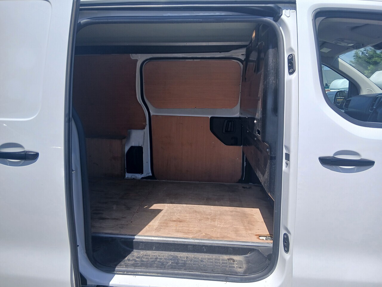 Vauxhall Vivaro Dynamic L2H2 - Thumbnail 9